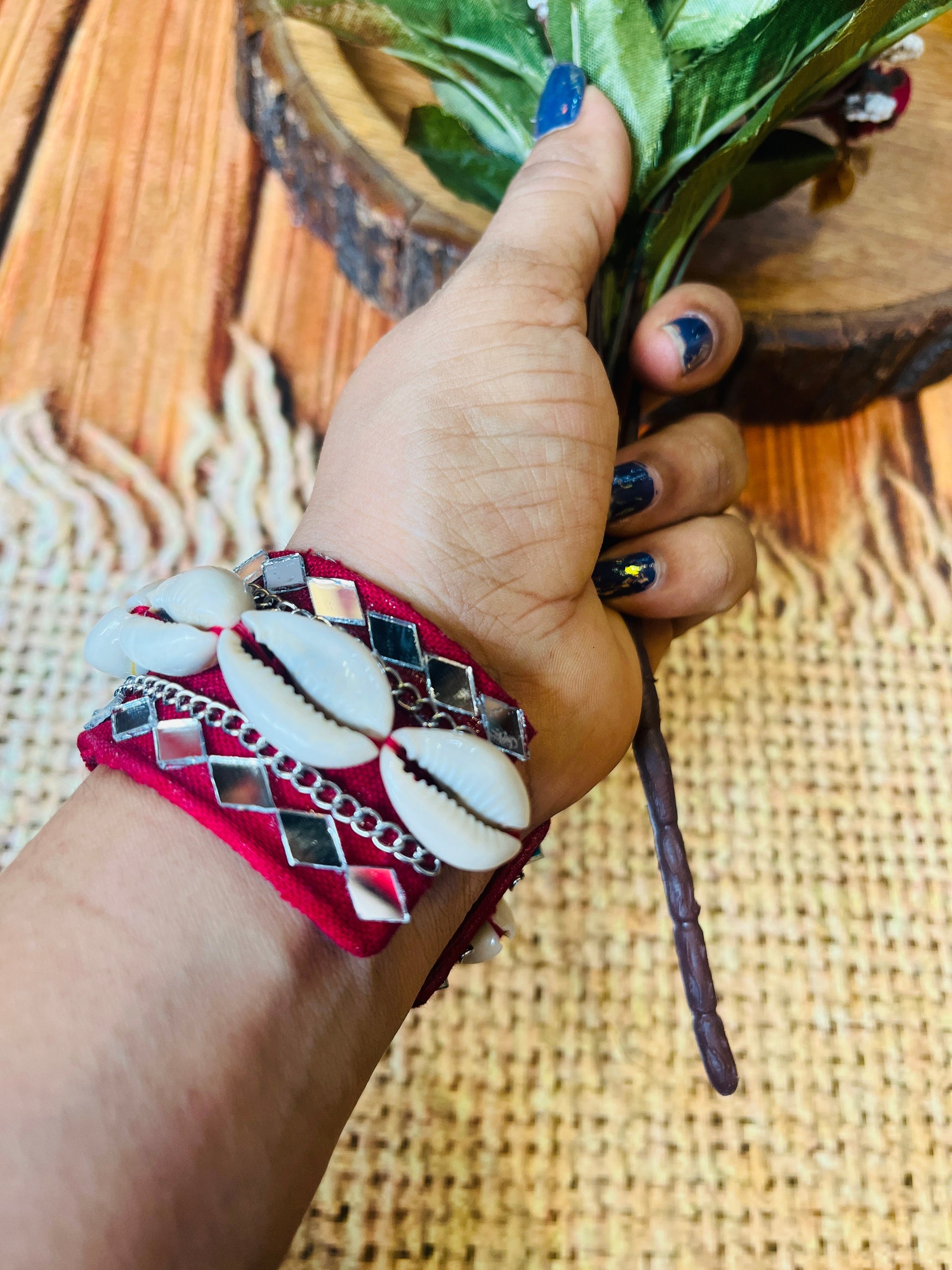 PINK MIRROR COWRIE HAND CUFFS HANDMADEAHOLIC BY MISHKA