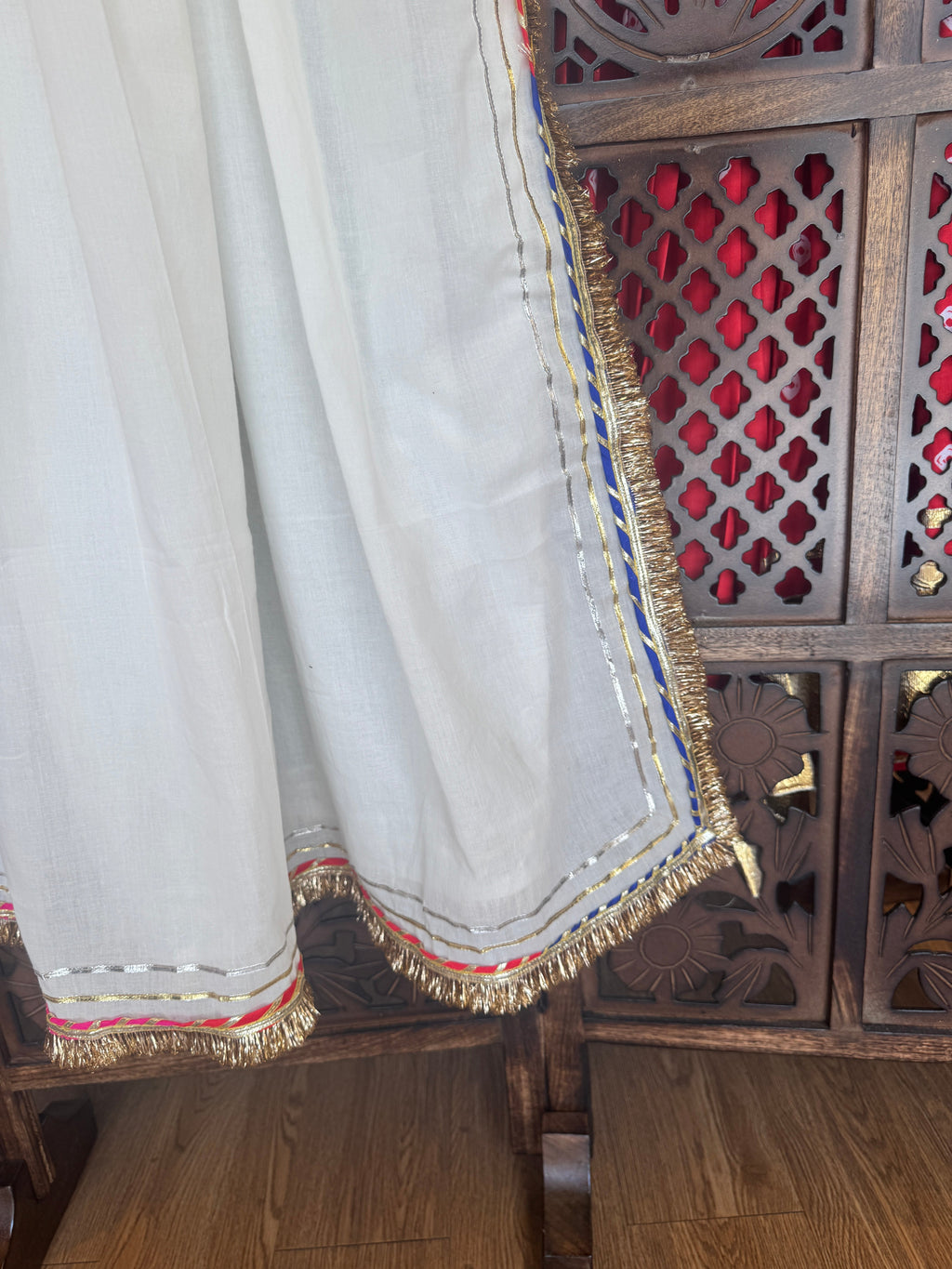 OFF WHITE GOTA LACE DUPATTA HANDMADEAHOLIC BY MISHKA