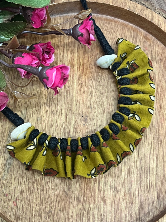 MUSTARD BLACK BALL BOHO NECKLACE HANDMADEAHOLIC BY MISHKA