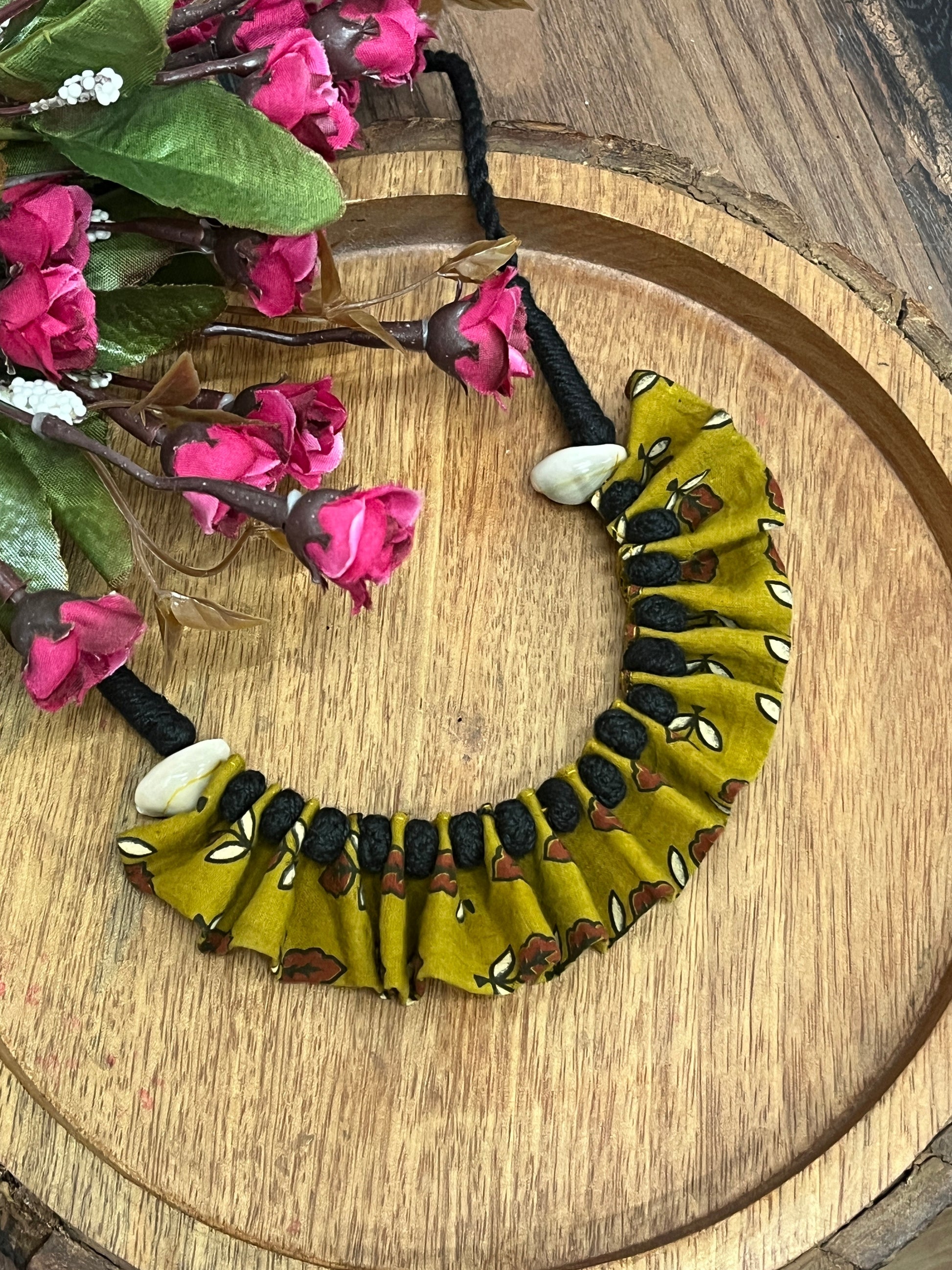 MUSTARD BLACK BALL BOHO NECKLACE HANDMADEAHOLIC BY MISHKA