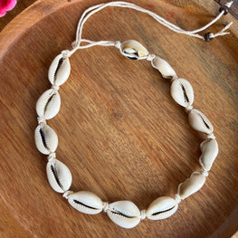 REAL COWRIE NECKPIECE HANDMADEAHOLIC BY MISHKA