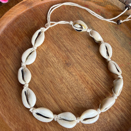 REAL COWRIE NECKPIECE HANDMADEAHOLIC BY MISHKA