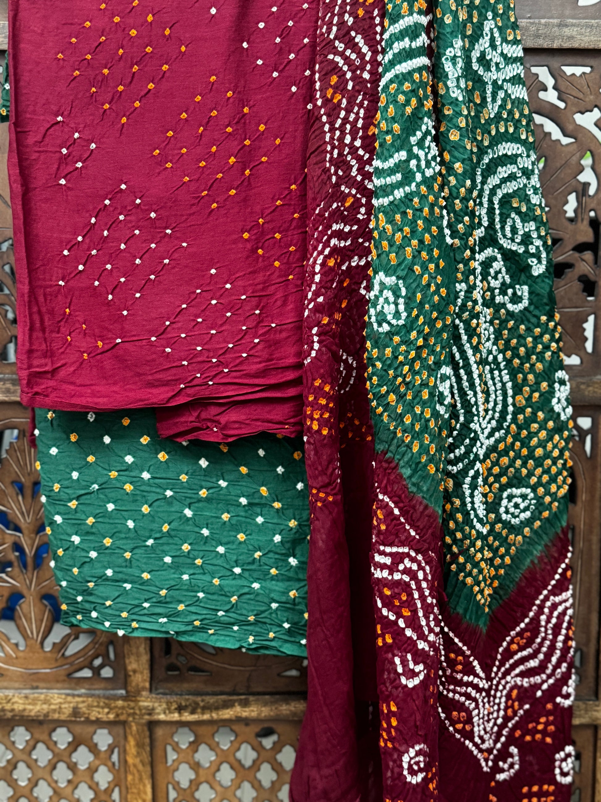 Hand-Dye Maroon & Forest Green Pure Cotton Bandhani Unstitched Suit Set HANDMADEAHOLIC BY MISHKA