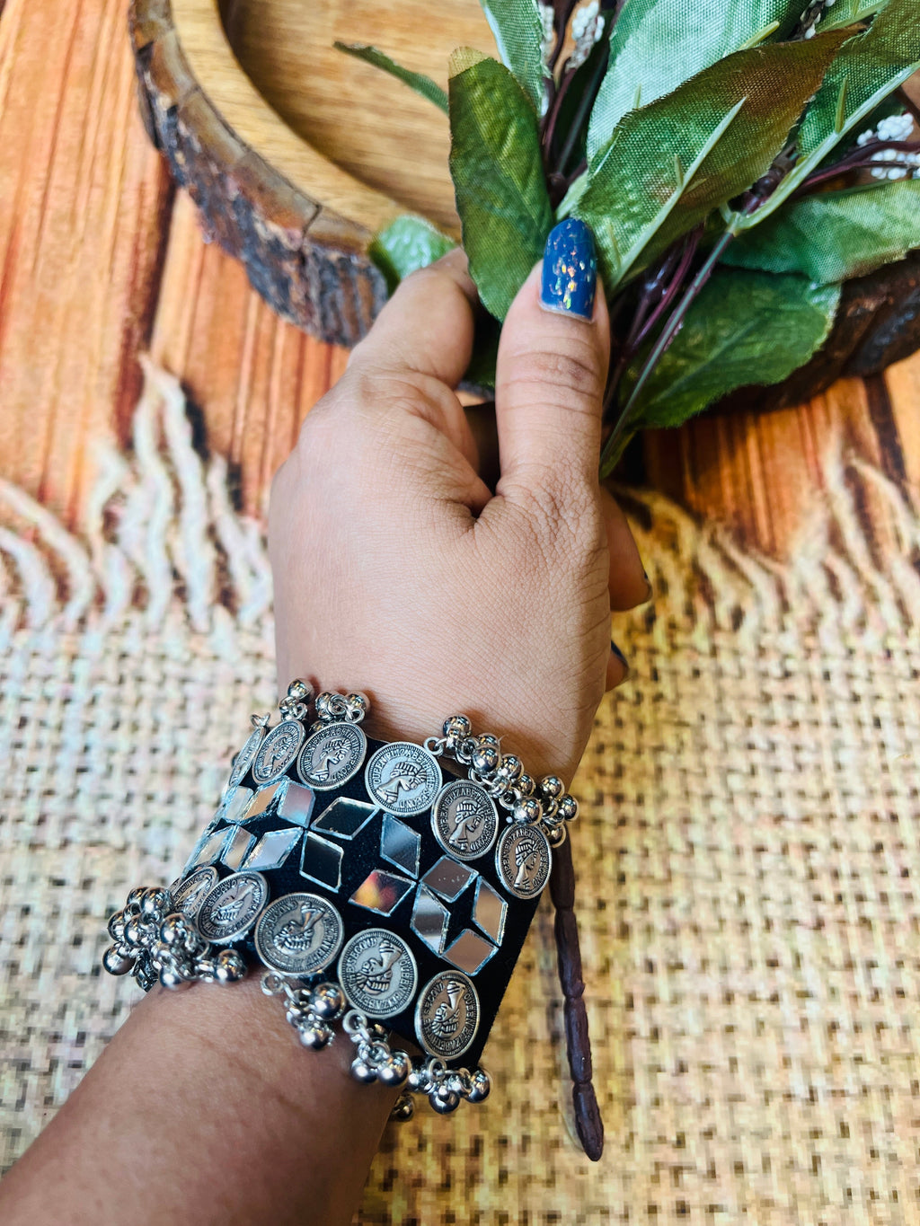 BLACK MIRROR AND GINNI HAND CUFFS HANDMADEAHOLIC BY MISHKA