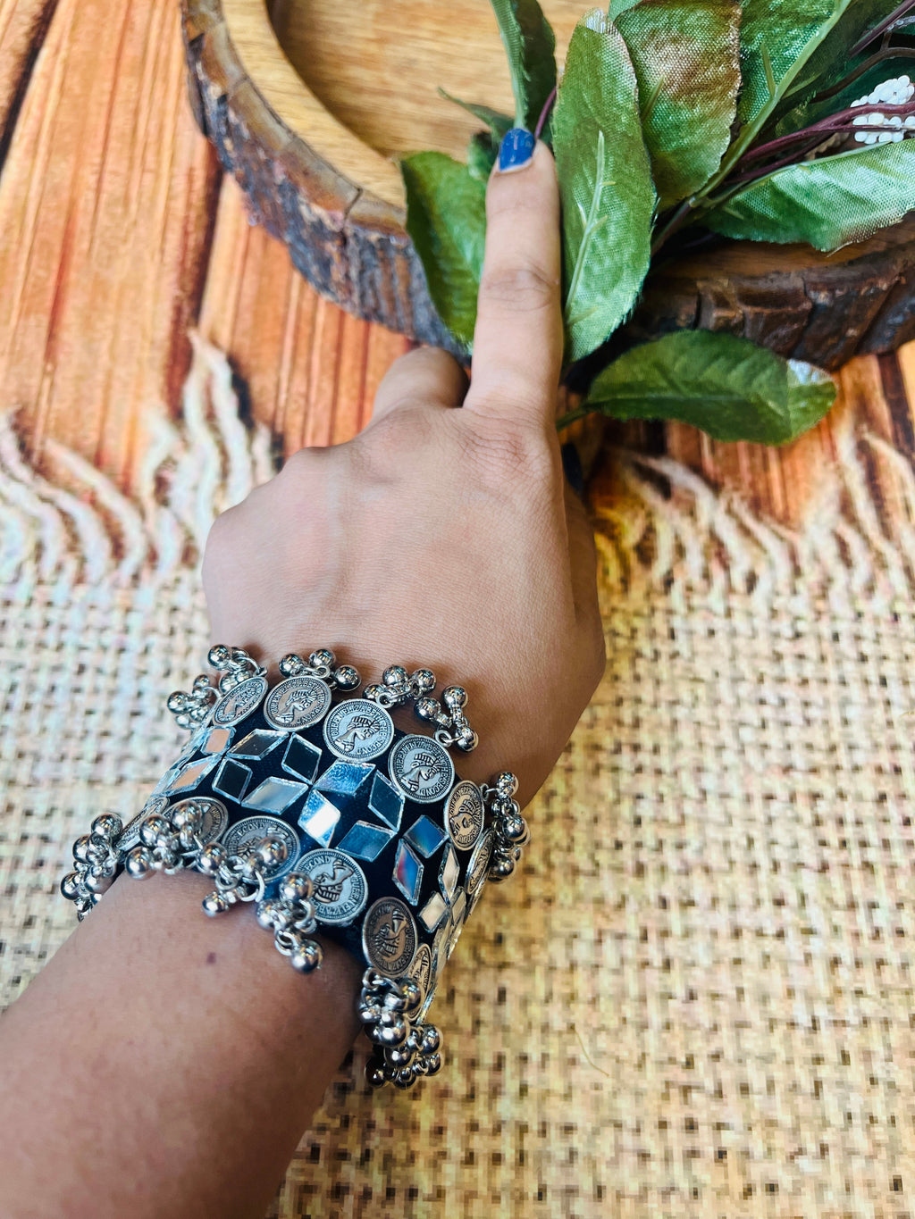 BLACK MIRROR AND GINNI HAND CUFFS HANDMADEAHOLIC BY MISHKA
