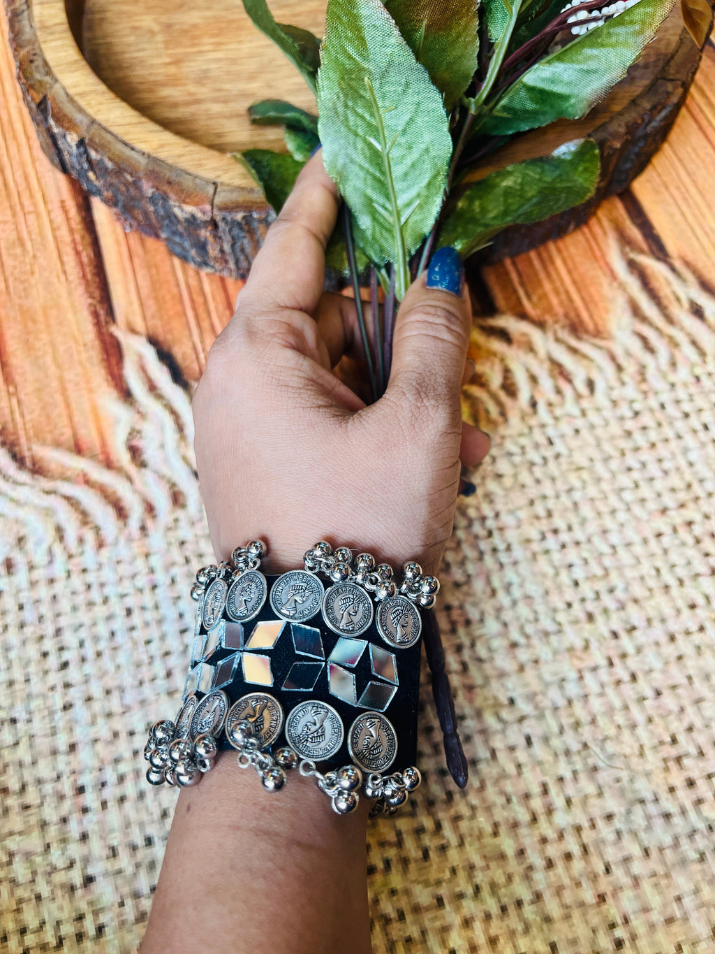 BLACK MIRROR AND GINNI HAND CUFFS HANDMADEAHOLIC BY MISHKA