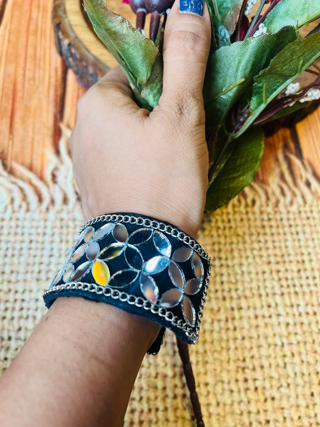 BLACK MIRROR HAND CUFFS HANDMADEAHOLIC BY MISHKA