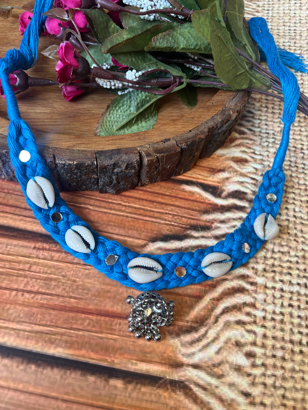 LIGHT BLUE COWRIE AND MIRROR CHOTLA CHOKAR HANDMADEAHOLIC BY MISHKA