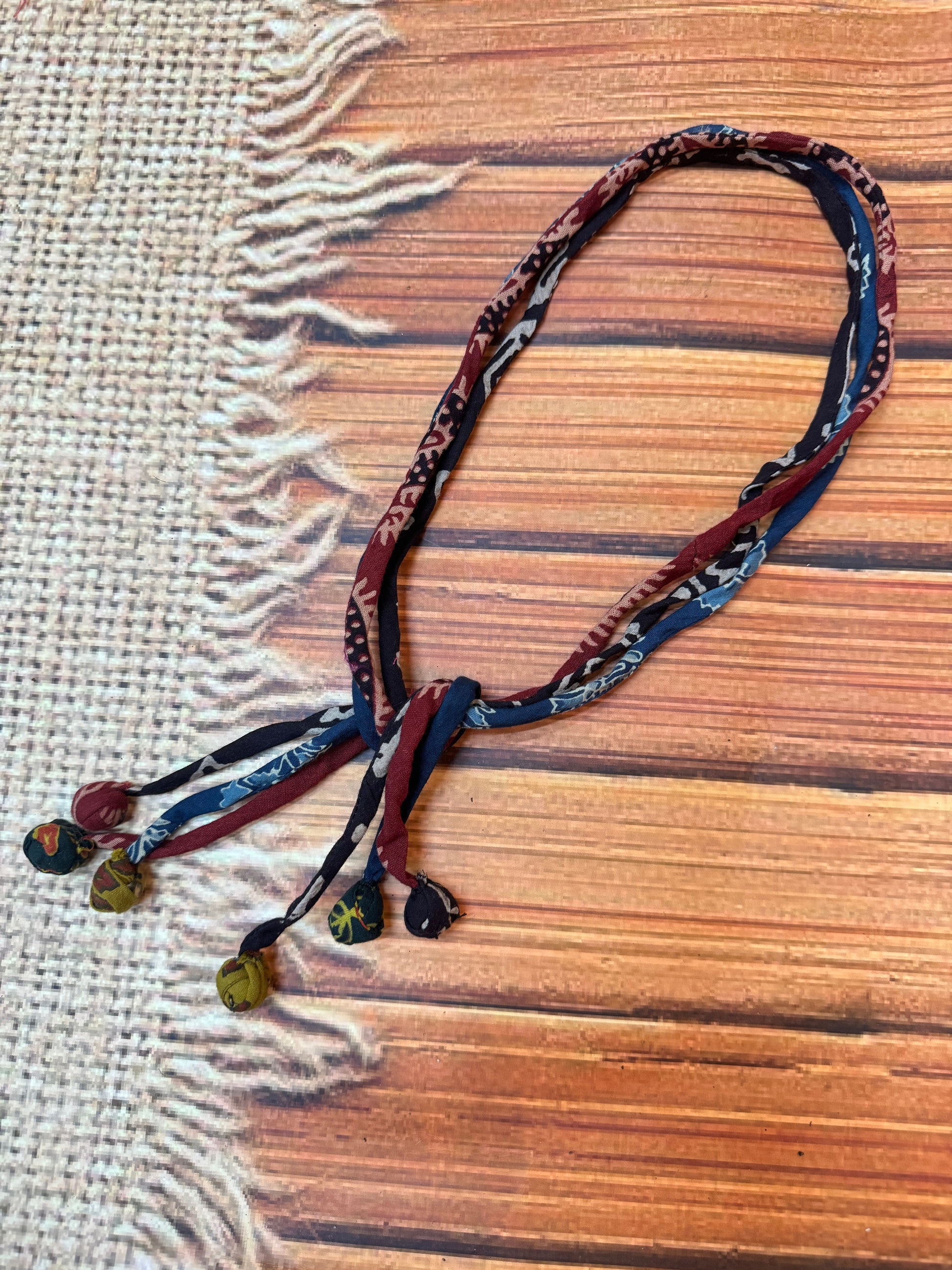 TIE AJARAKH NECKLACE
