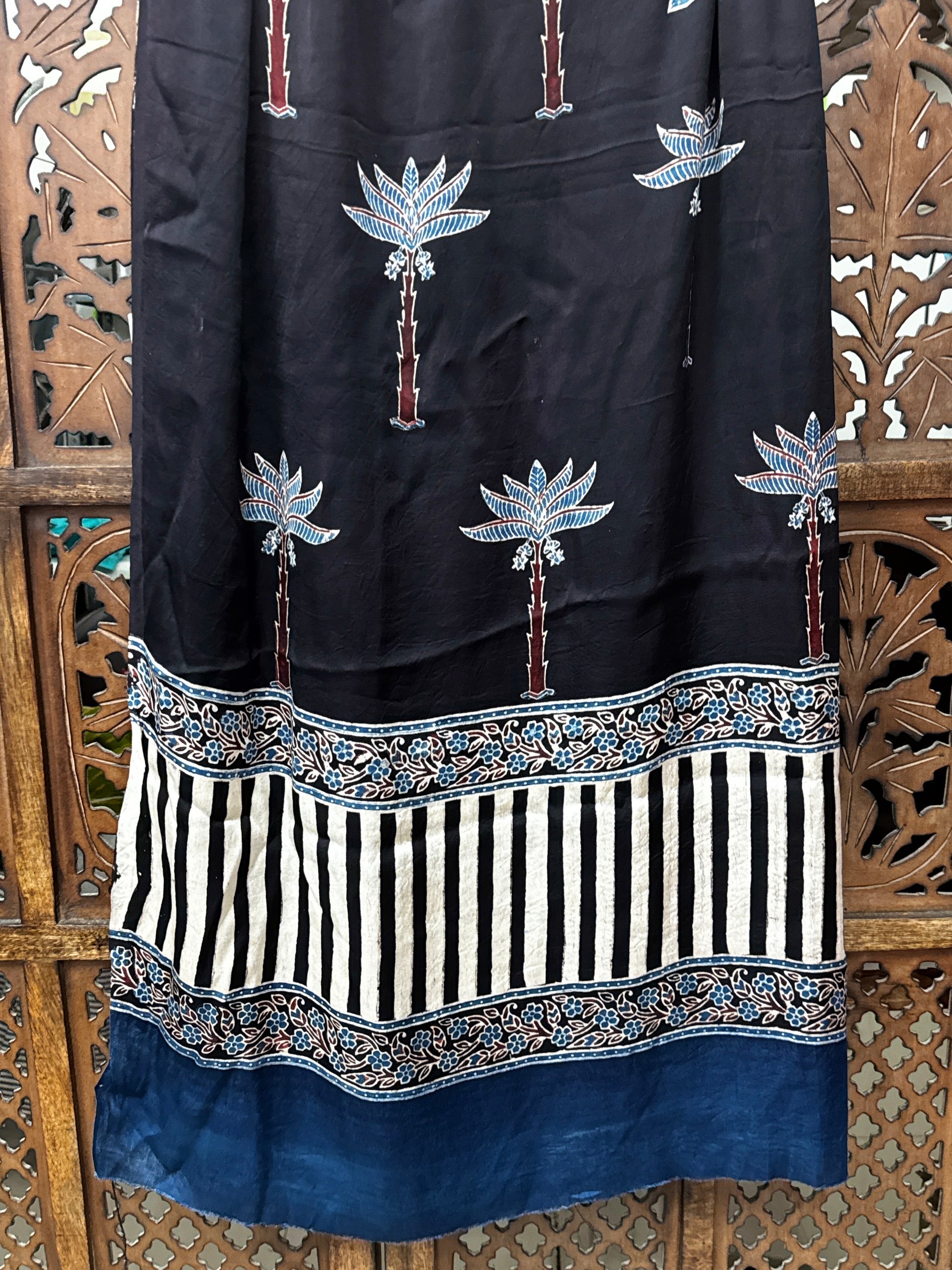 Midnight Oasis Ajrakh Hand-Block Printed Modal Silk Suit – Deep Black & Indigo