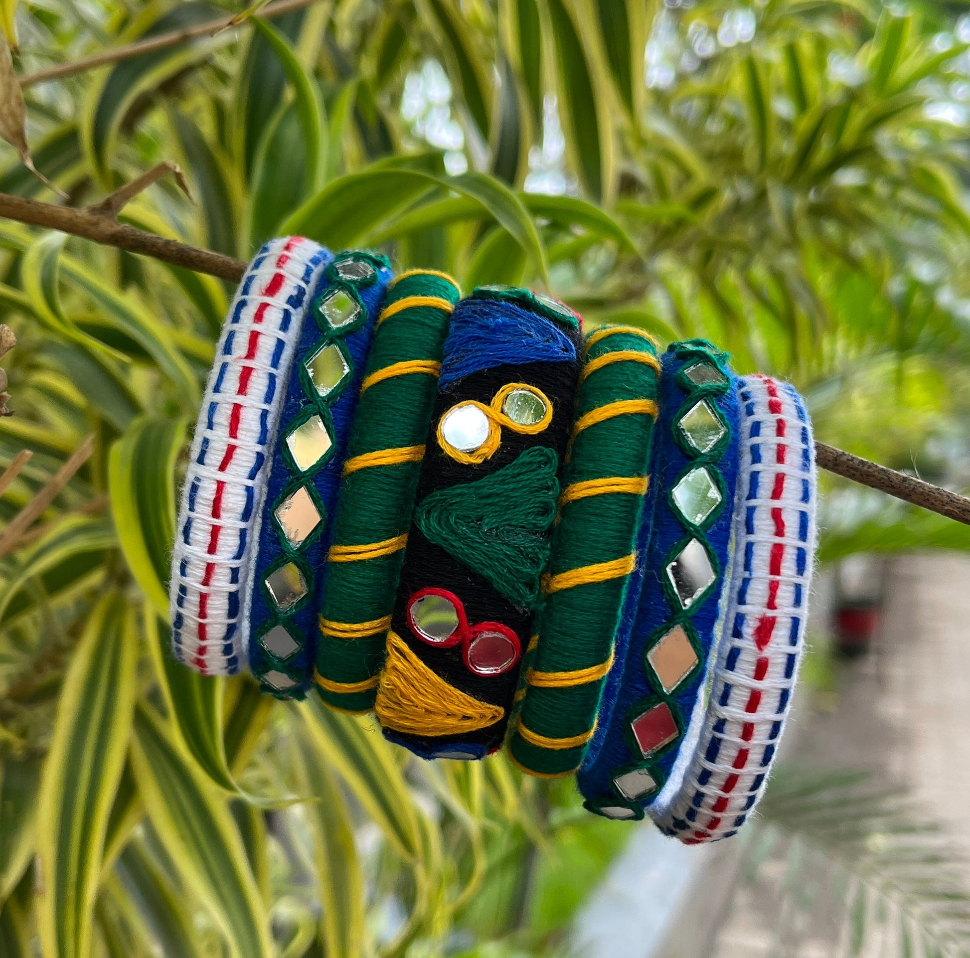 HIRANI HANDMADEAHOLIC BY MISHKA