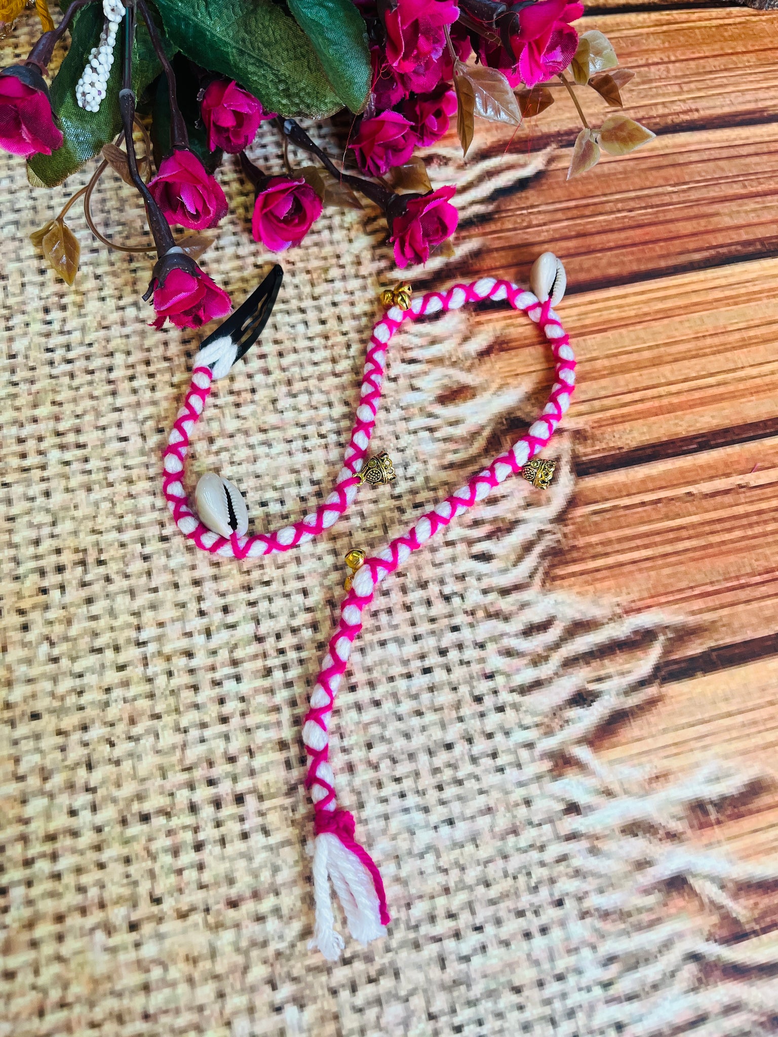 PINK AND WHITE SINGLE HAIR PARANADI - handmadeaholicmishka