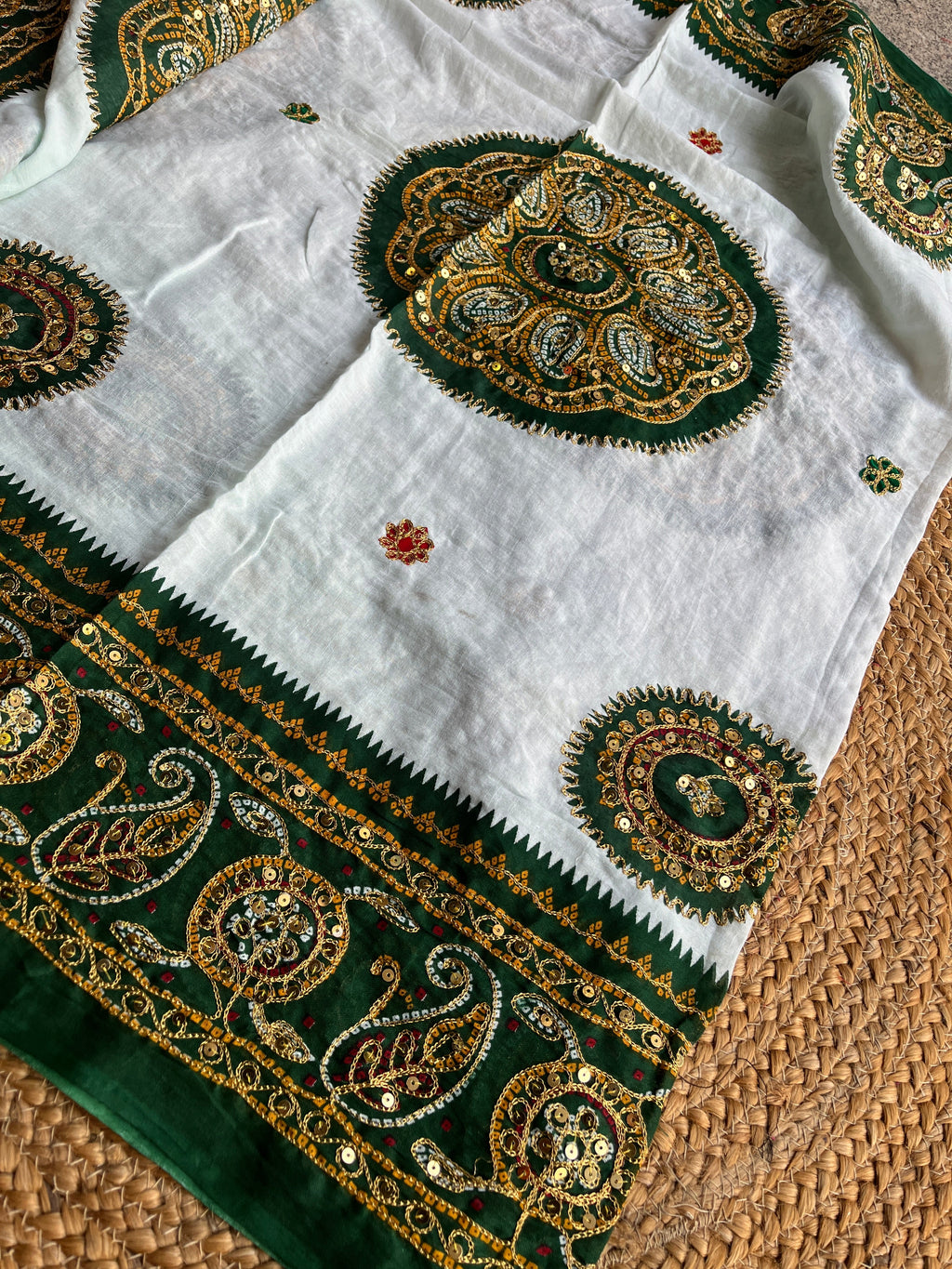 GREEN AND WHITE VINTAGE DUPATTA HANDMADEAHOLIC BY MISHKA