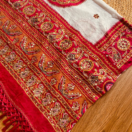 RED AND WHITE VINTAGE DUPATTA HANDMADEAHOLIC BY MISHKA