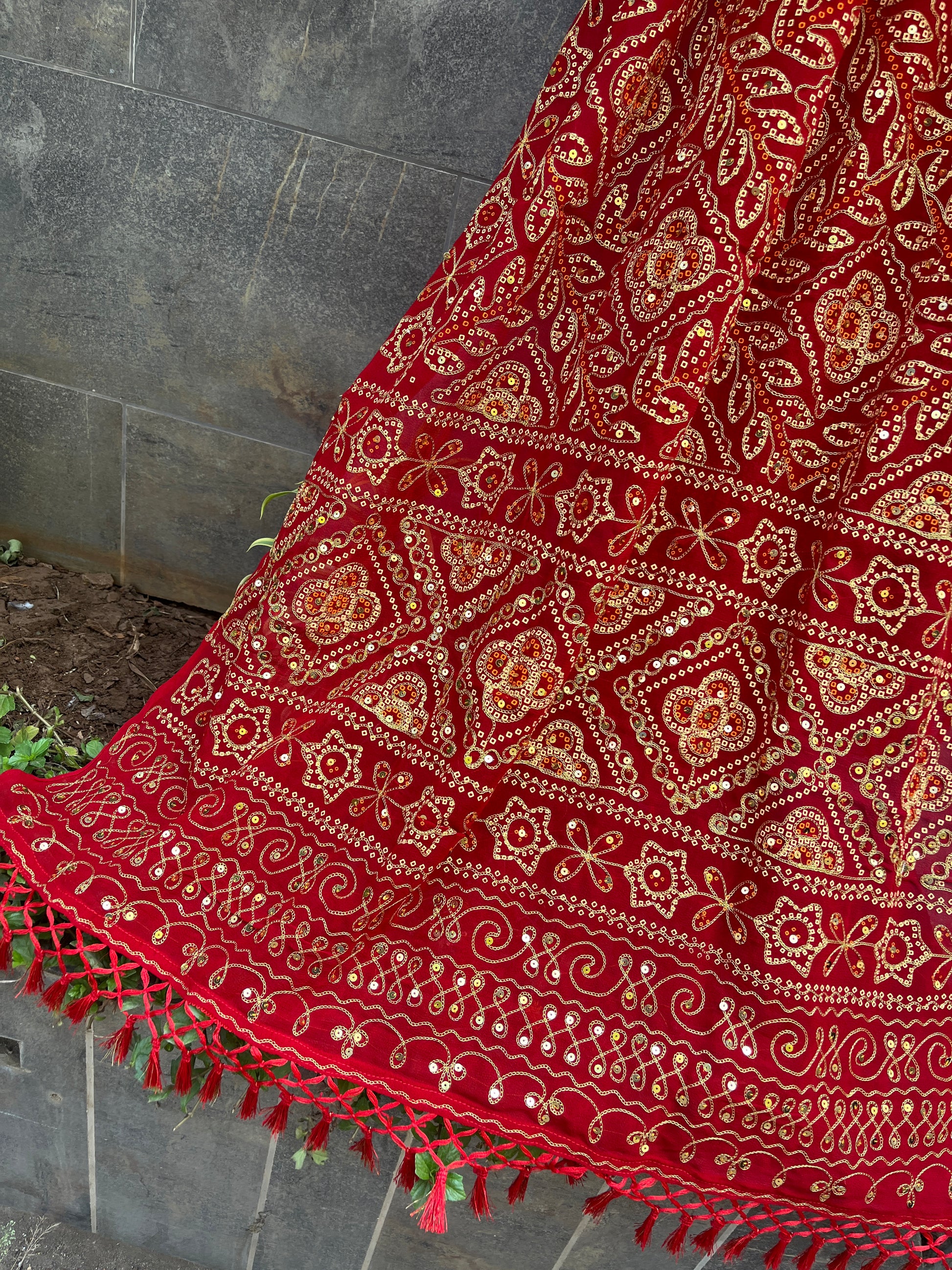 RED GEORGETTE VINTAGE DUPATTA HANDMADEAHOLIC BY MISHKA