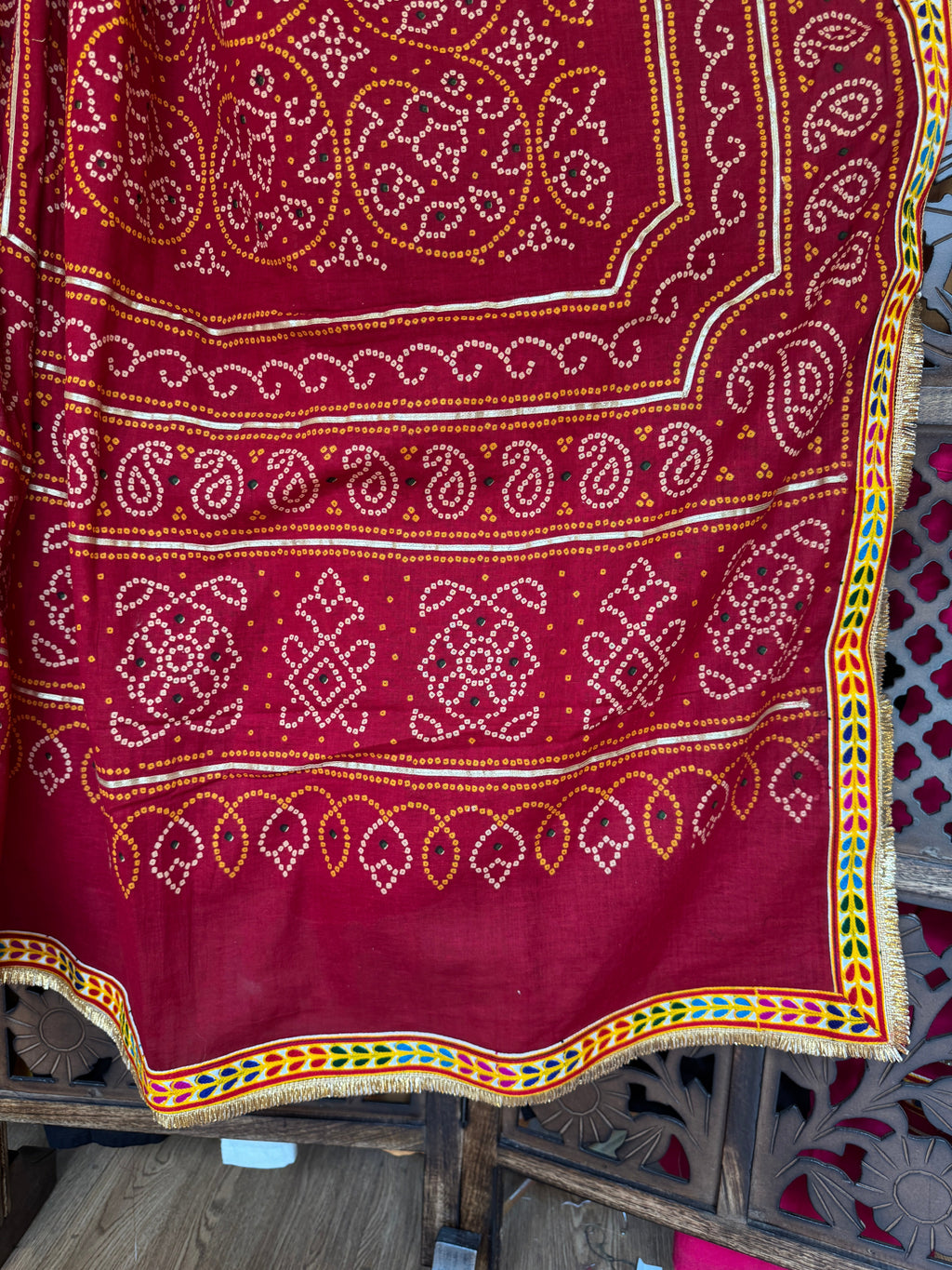 MAROON BANDHANI DUPATTA WITH GAMTHI LACE HANDMADEAHOLIC BY MISHKA