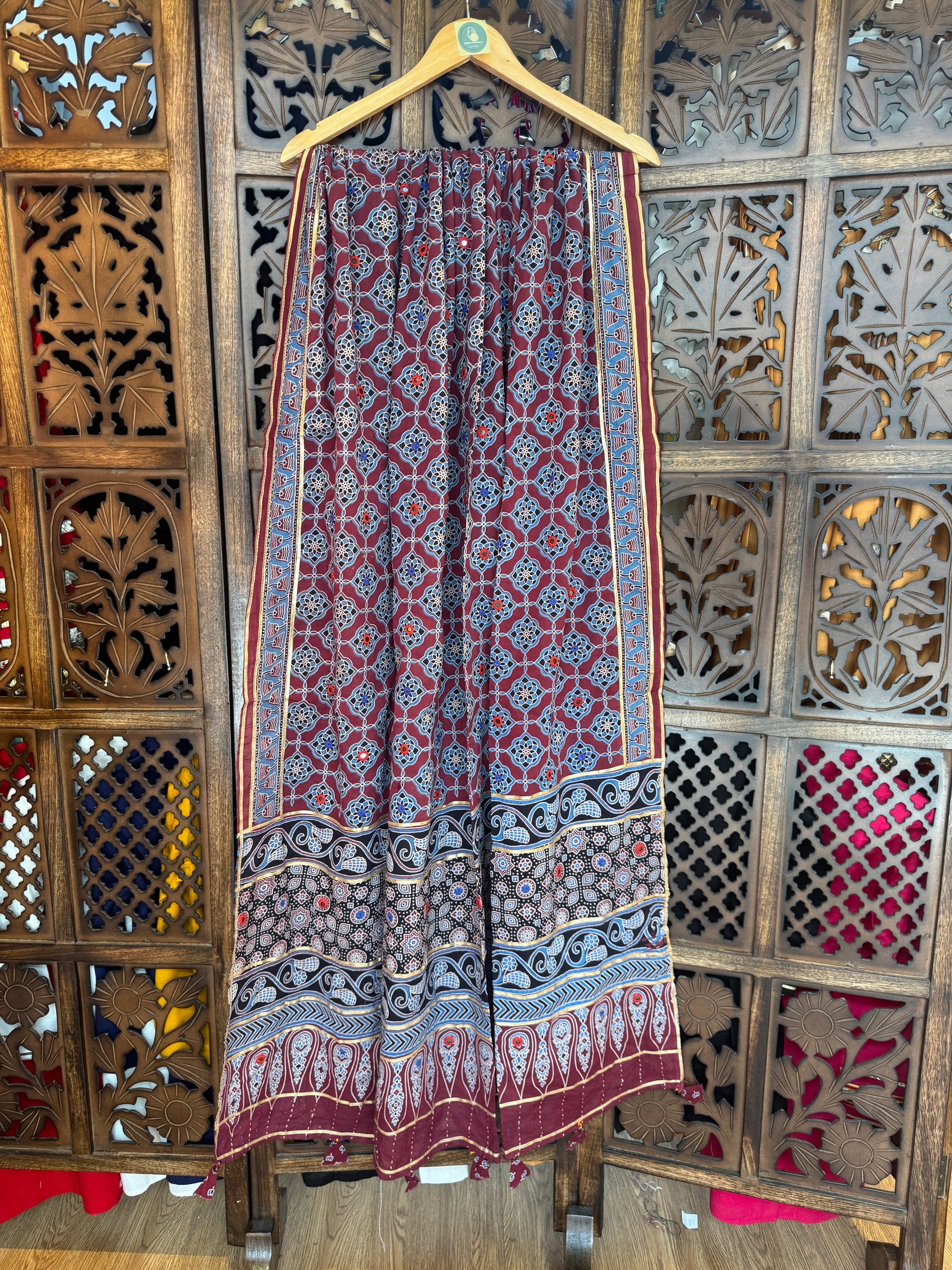 MAROON HANDCRAFTED AJARKH DUPATTA - 2 HANDMADEAHOLIC BY MISHKA