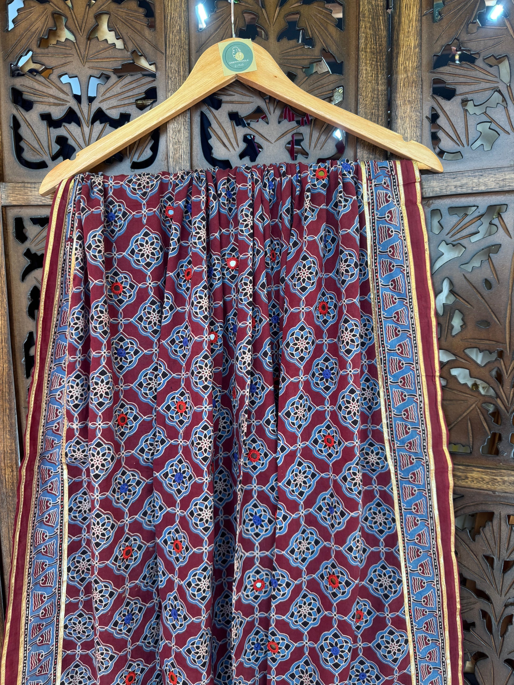 MAROON HANDCRAFTED AJARKH DUPATTA - 2 HANDMADEAHOLIC BY MISHKA