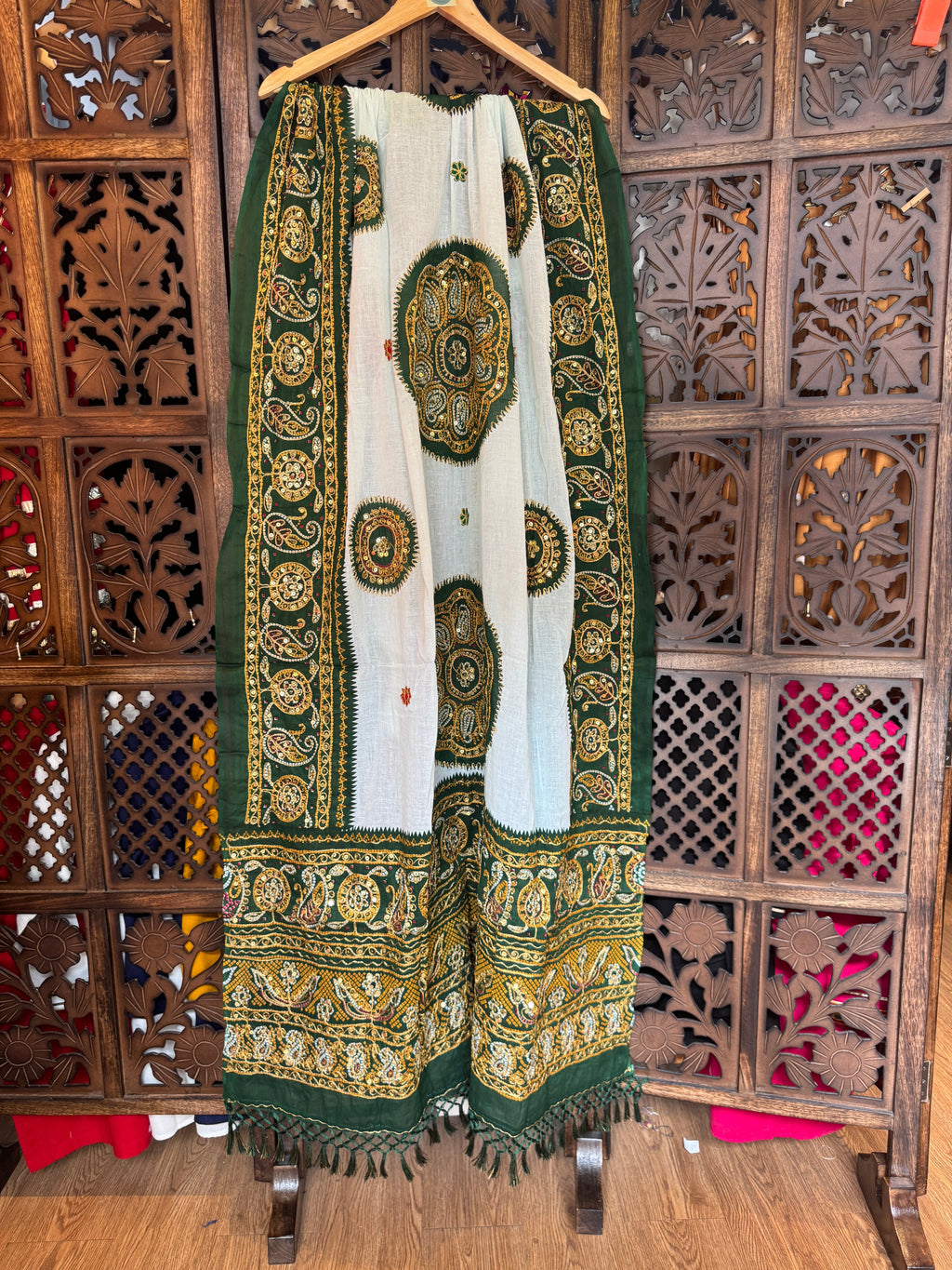 GREEN AND WHITE VINTAGE DUPATTA HANDMADEAHOLIC BY MISHKA