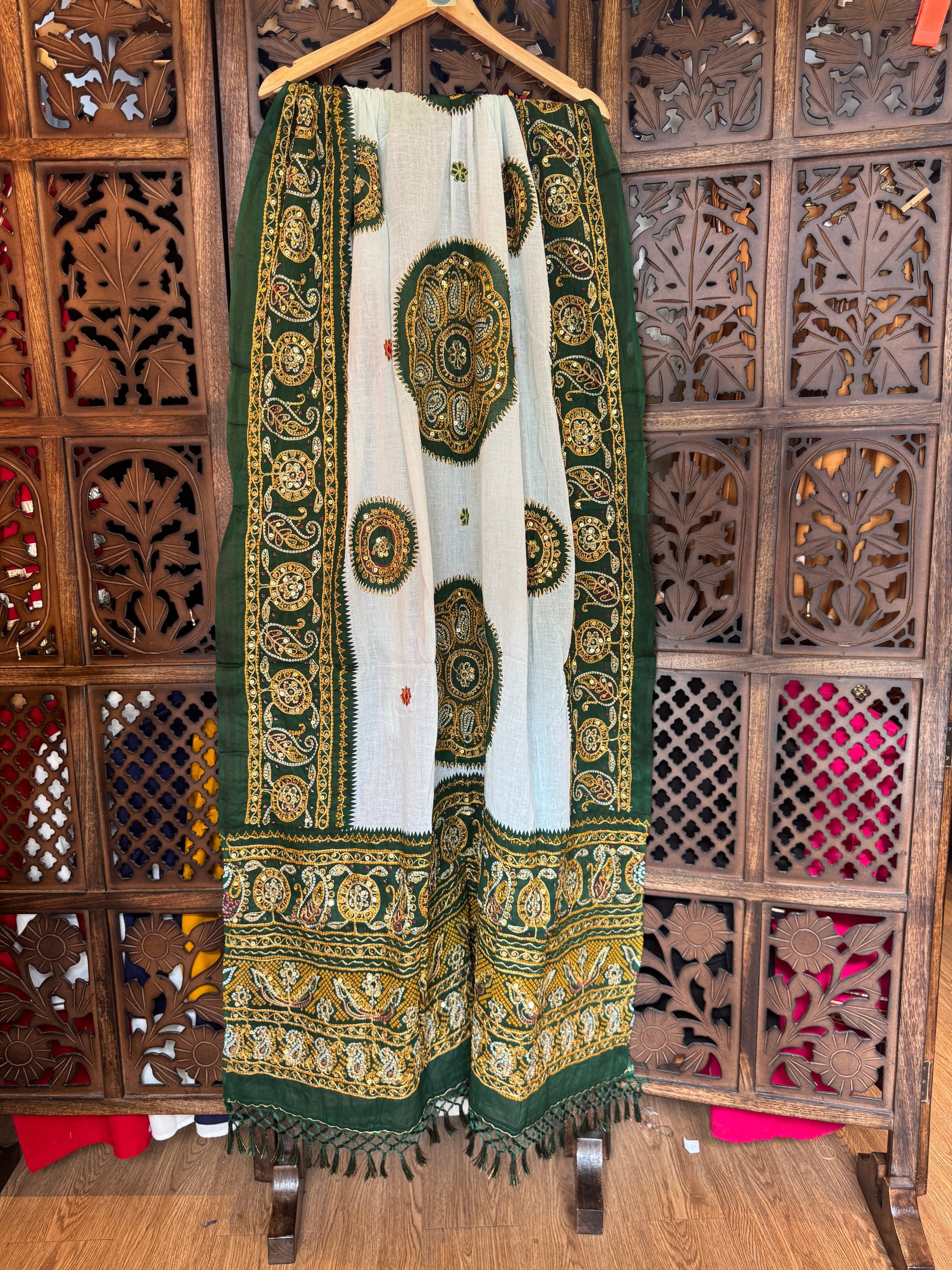 GREEN AND WHITE VINTAGE DUPATTA HANDMADEAHOLIC BY MISHKA