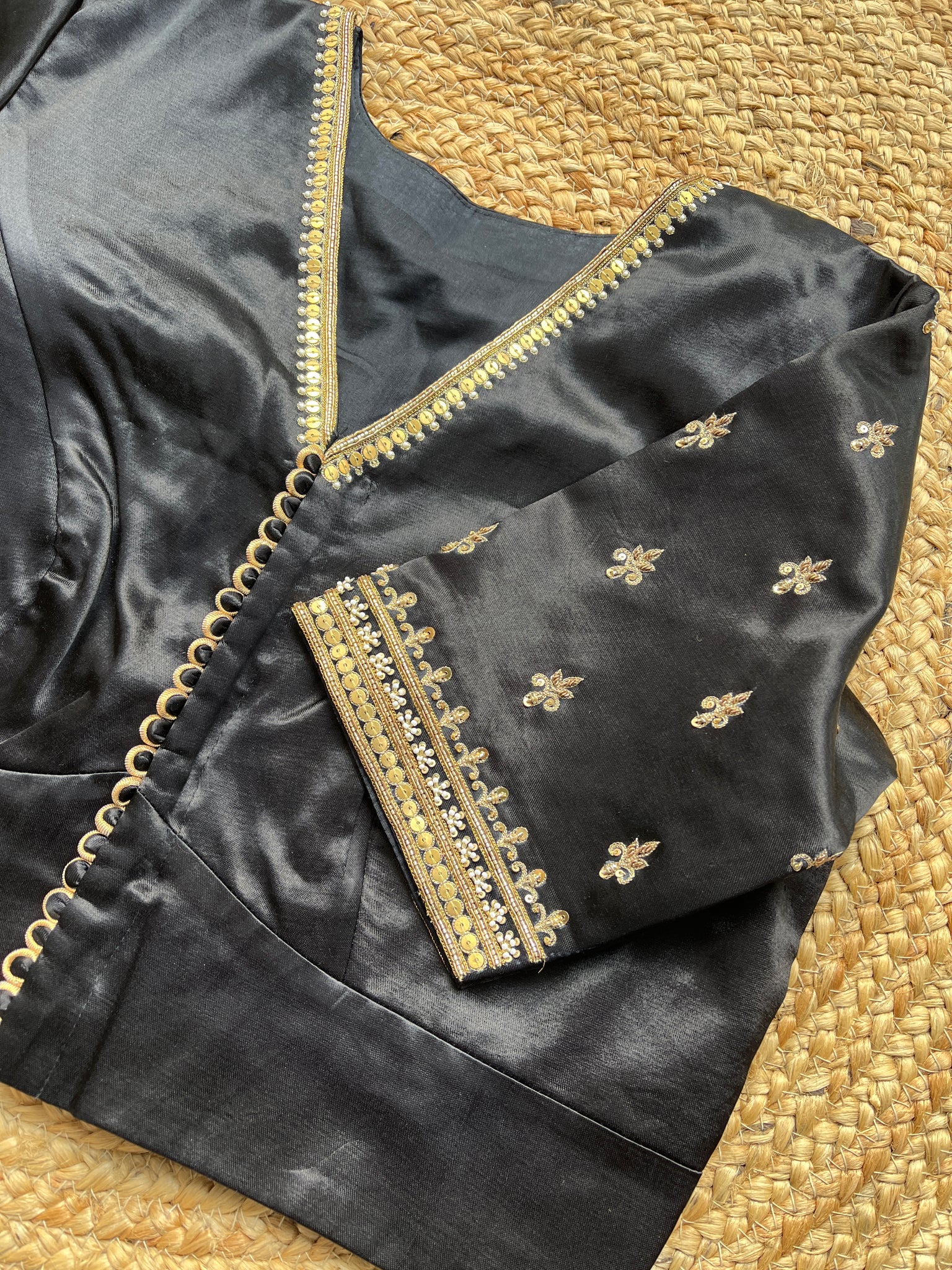 BLACK HANDWORK V-NECK BLOUSE