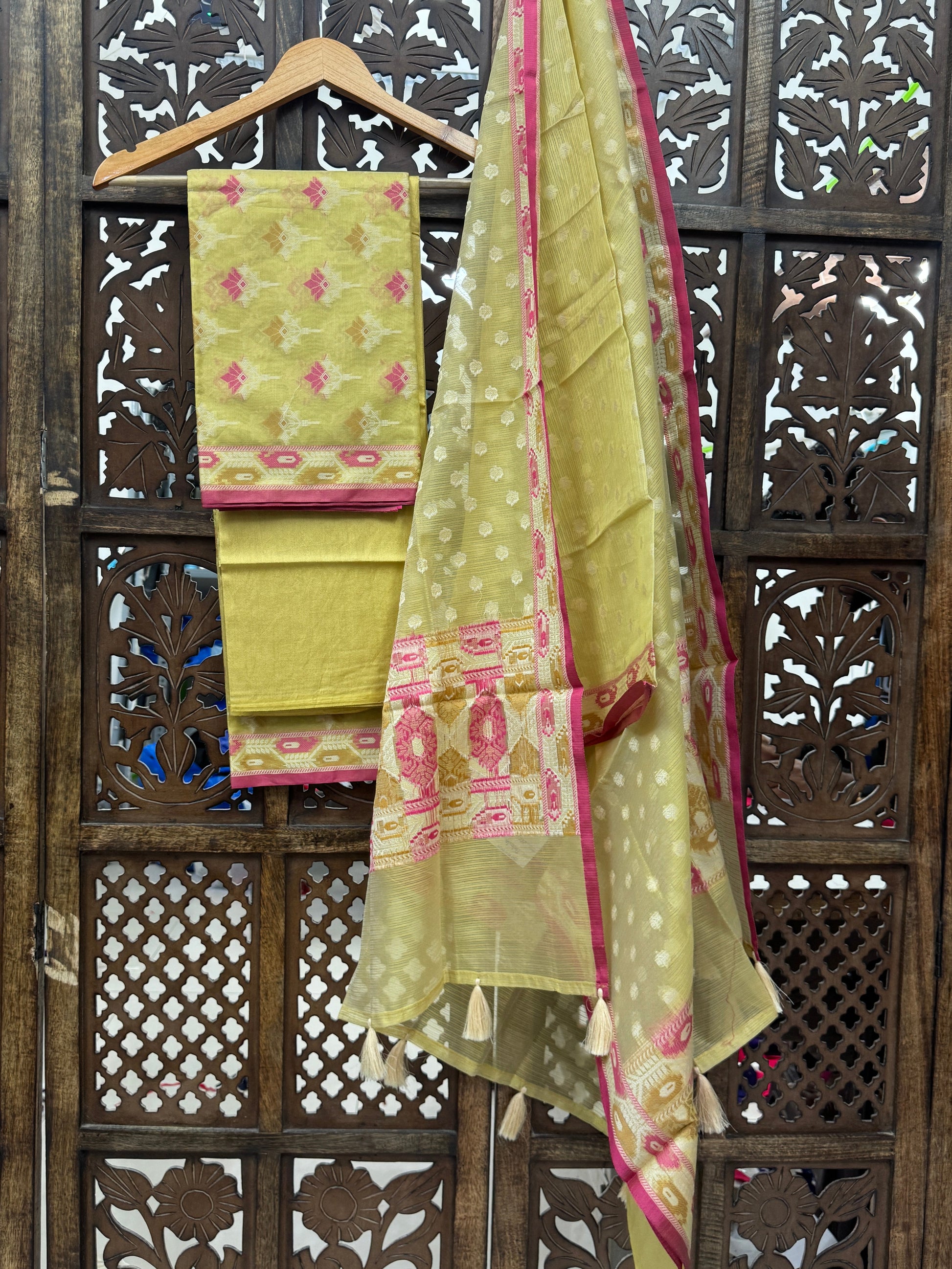 LEMON YELLOW BANARASI PATOLA HANDMADEAHOLIC BY MISHKA