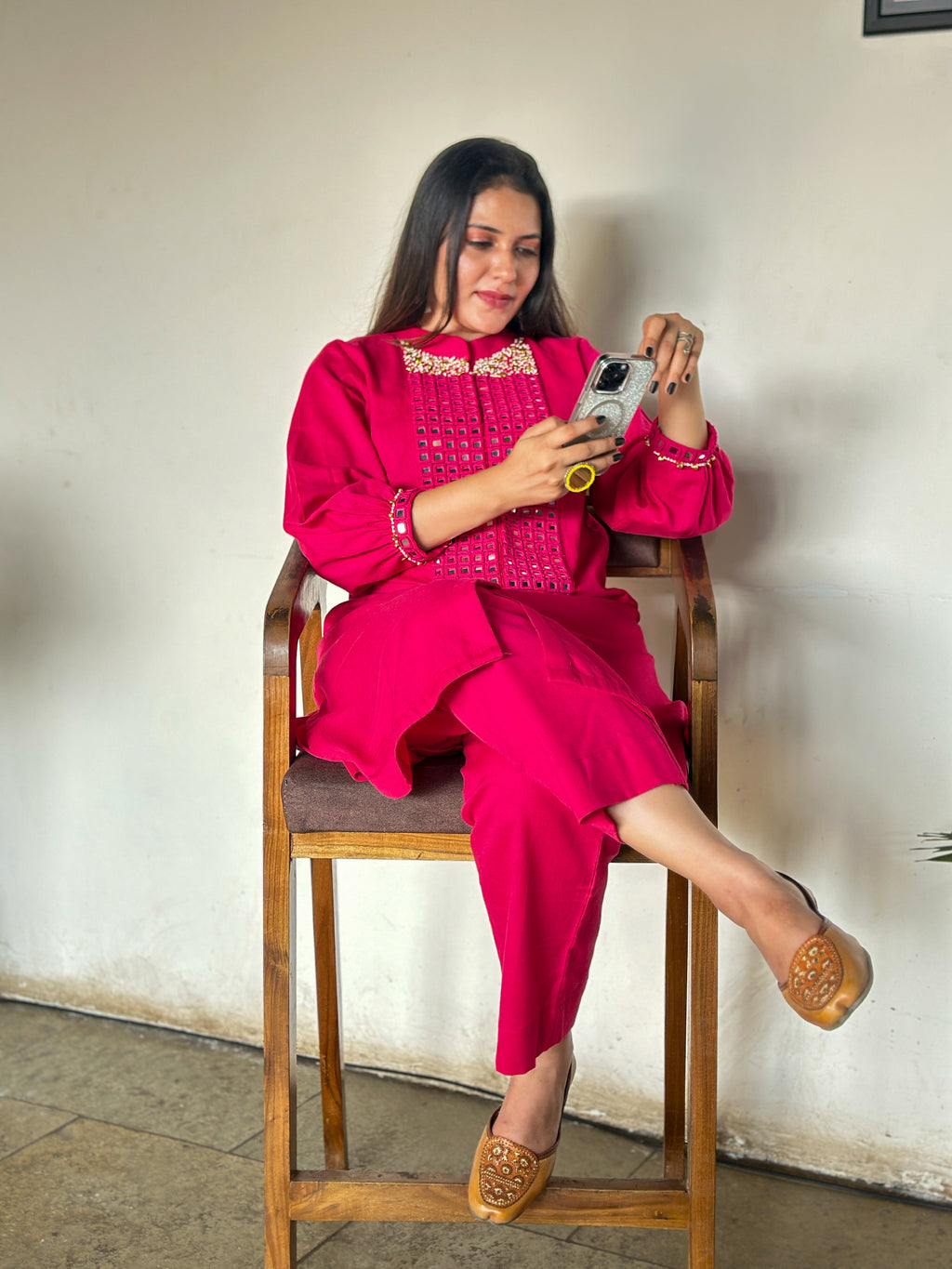 Fuschia Muse Hand-Woven Cotton Kurta Set with Linear Mirror Artistry-AABHALA COLLECTION