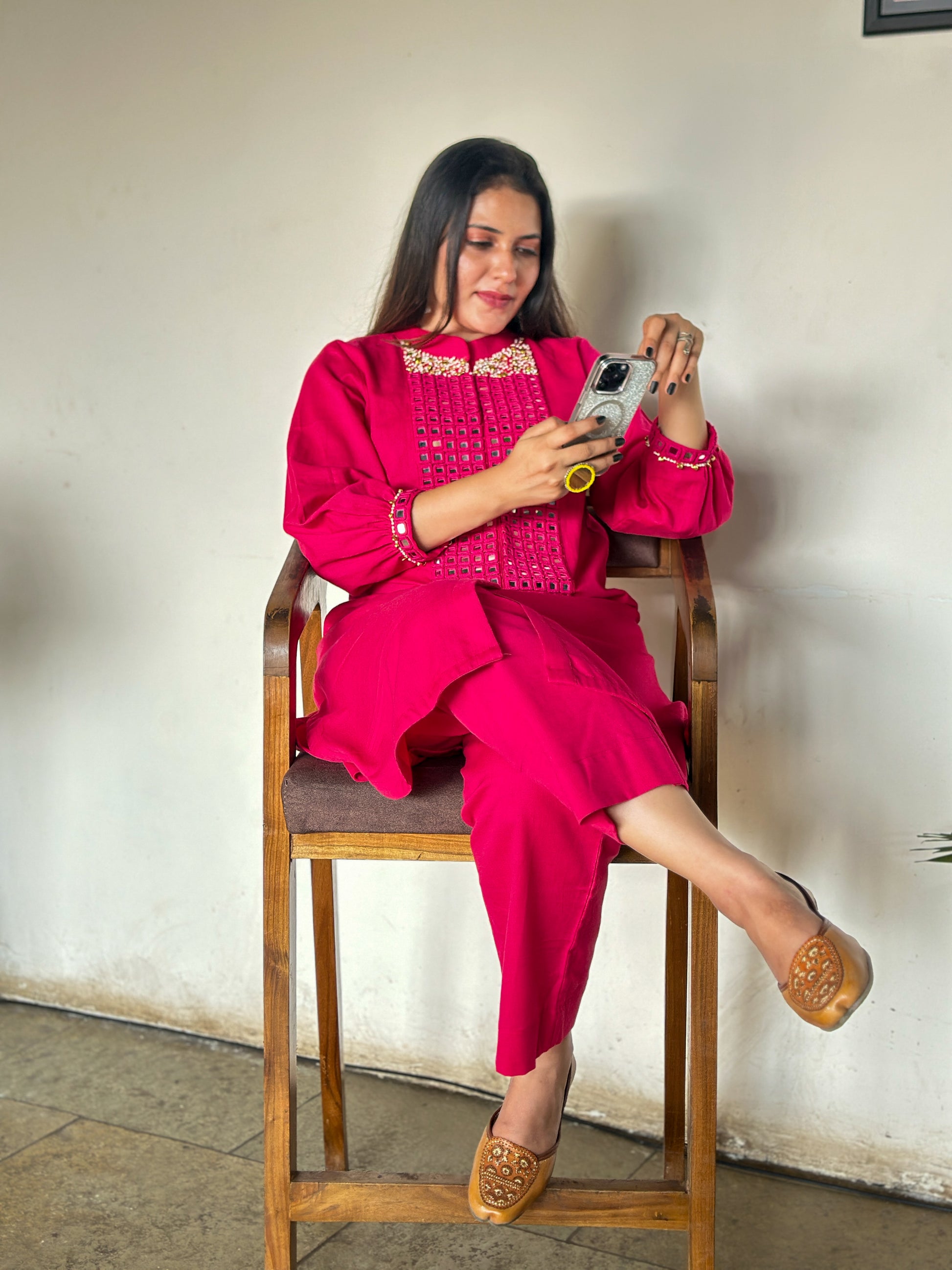 Fuschia Muse Hand-Woven Cotton Kurta Set with Linear Mirror Artistry-AABHALA COLLECTION