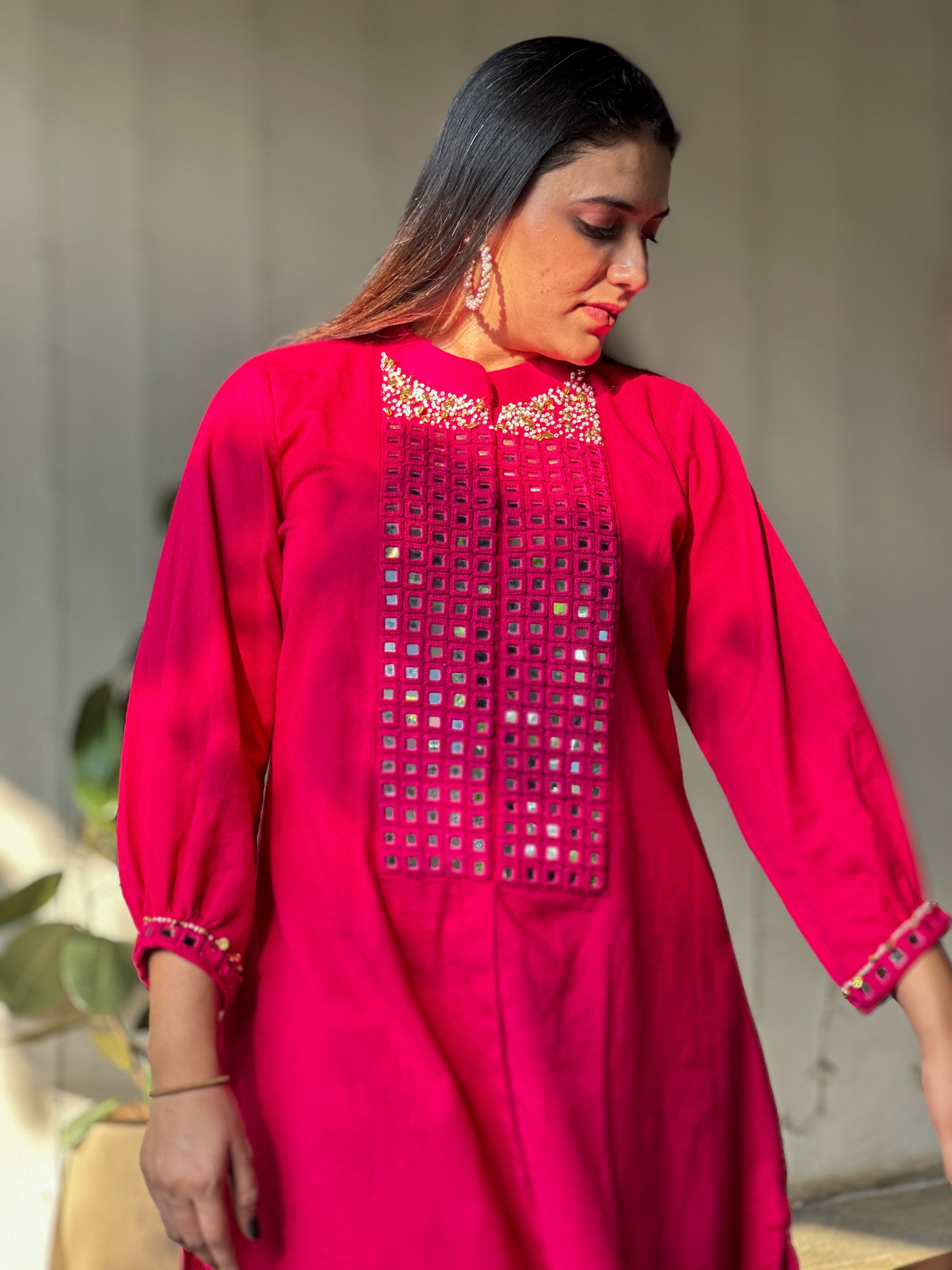 Fuschia Muse Hand-Woven Cotton Kurta Set with Linear Mirror Artistry-AABHALA COLLECTION