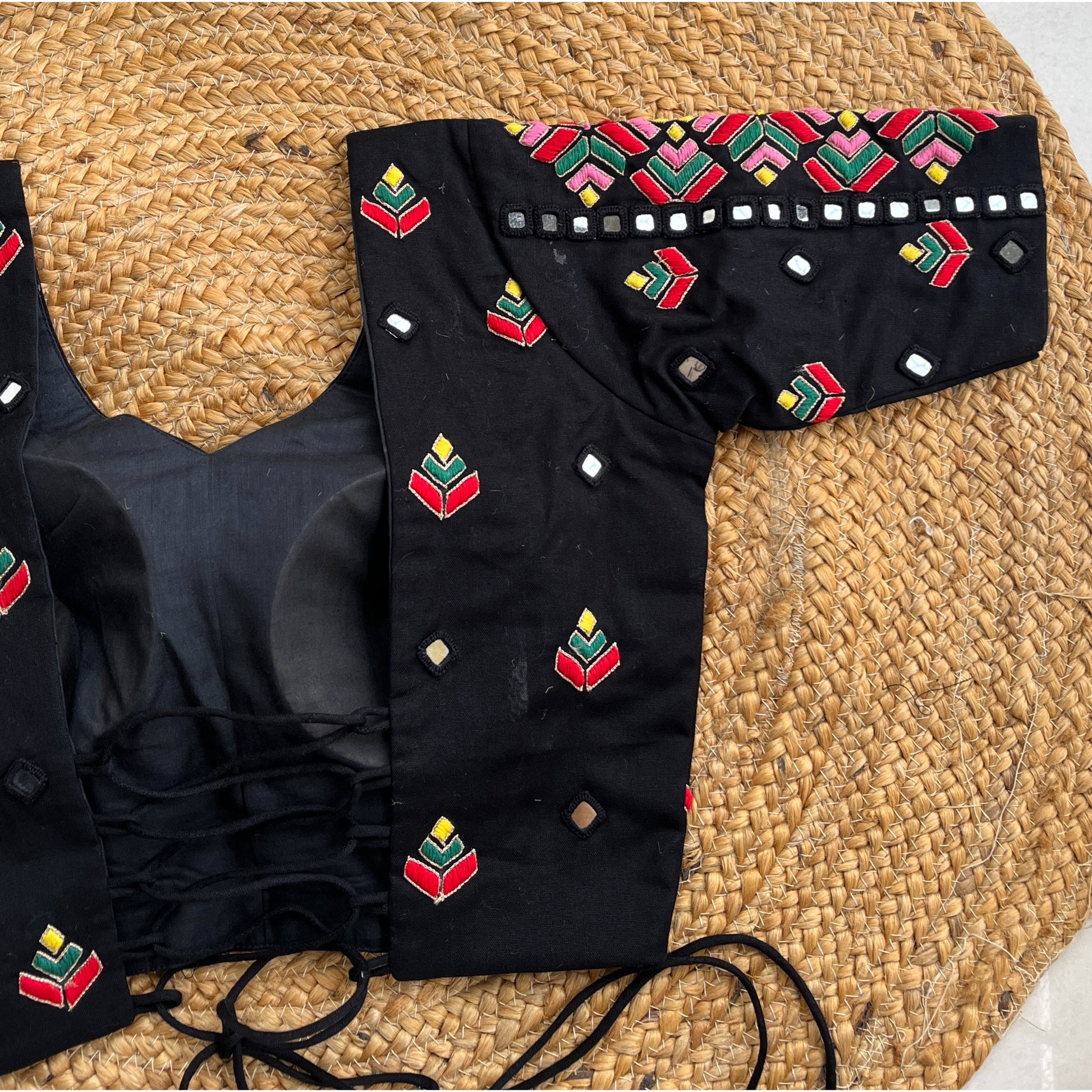 BLACK THREADWORK BLOUSE HANDMADEAHOLIC BY MISHKA