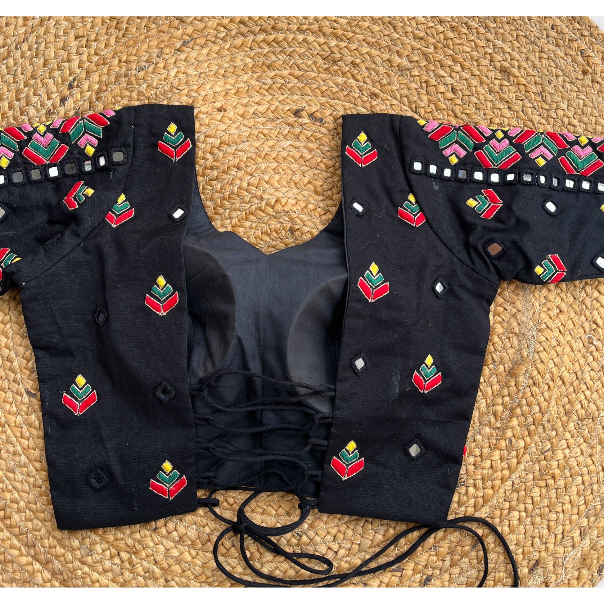 BLACK THREADWORK BLOUSE HANDMADEAHOLIC BY MISHKA