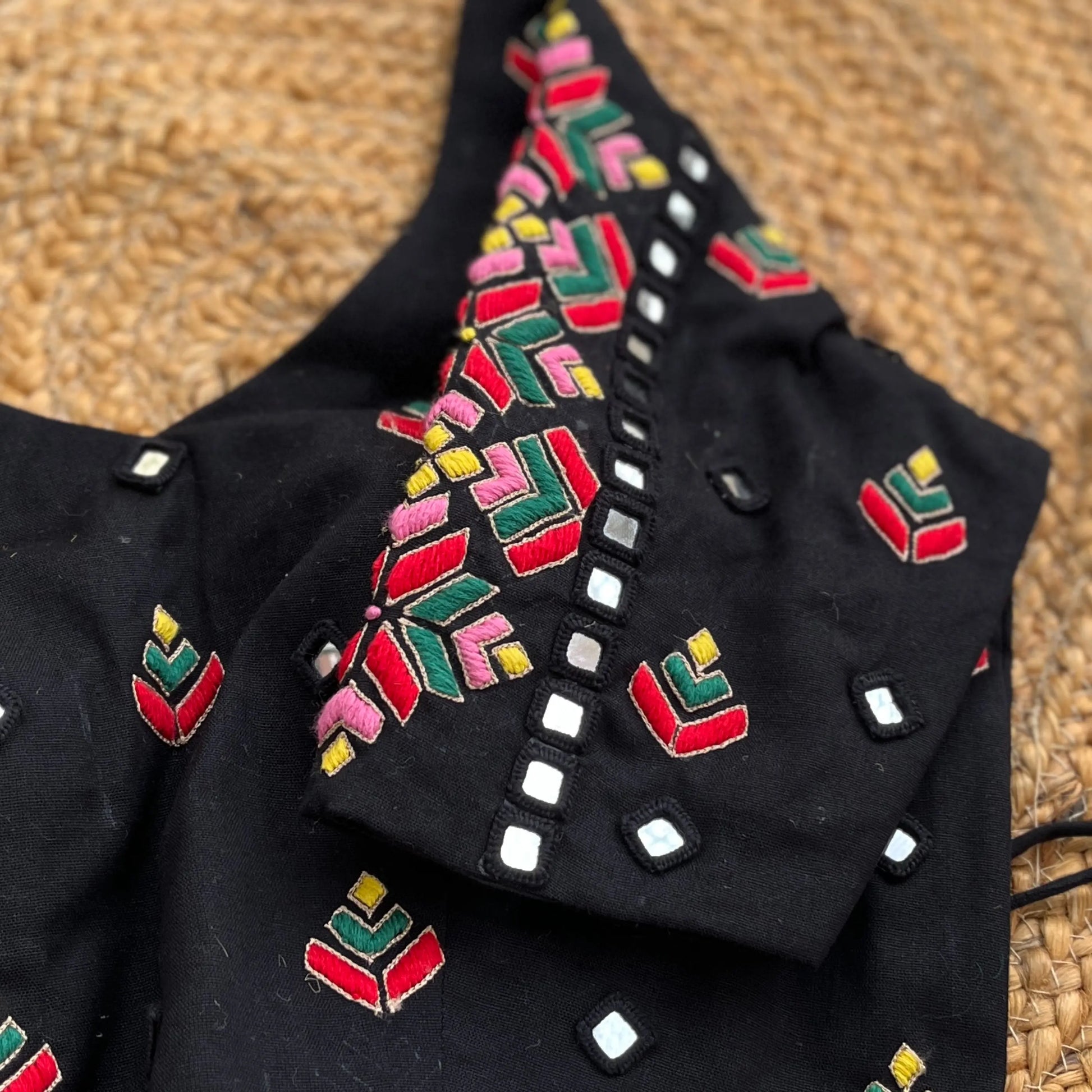 BLACK THREADWORK BLOUSE HANDMADEAHOLIC BY MISHKA