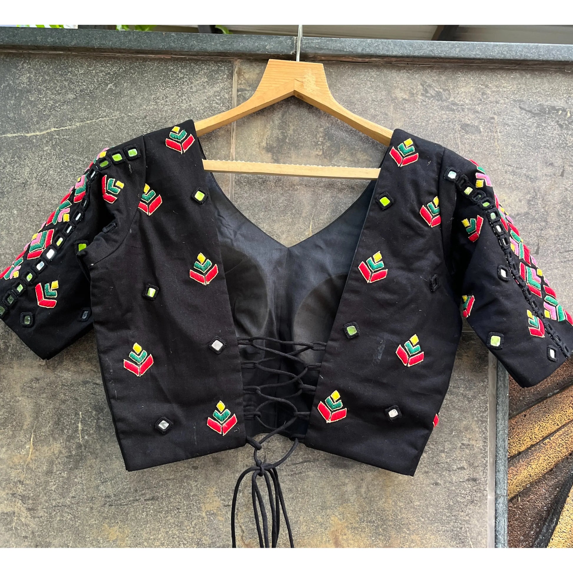BLACK THREADWORK BLOUSE HANDMADEAHOLIC BY MISHKA