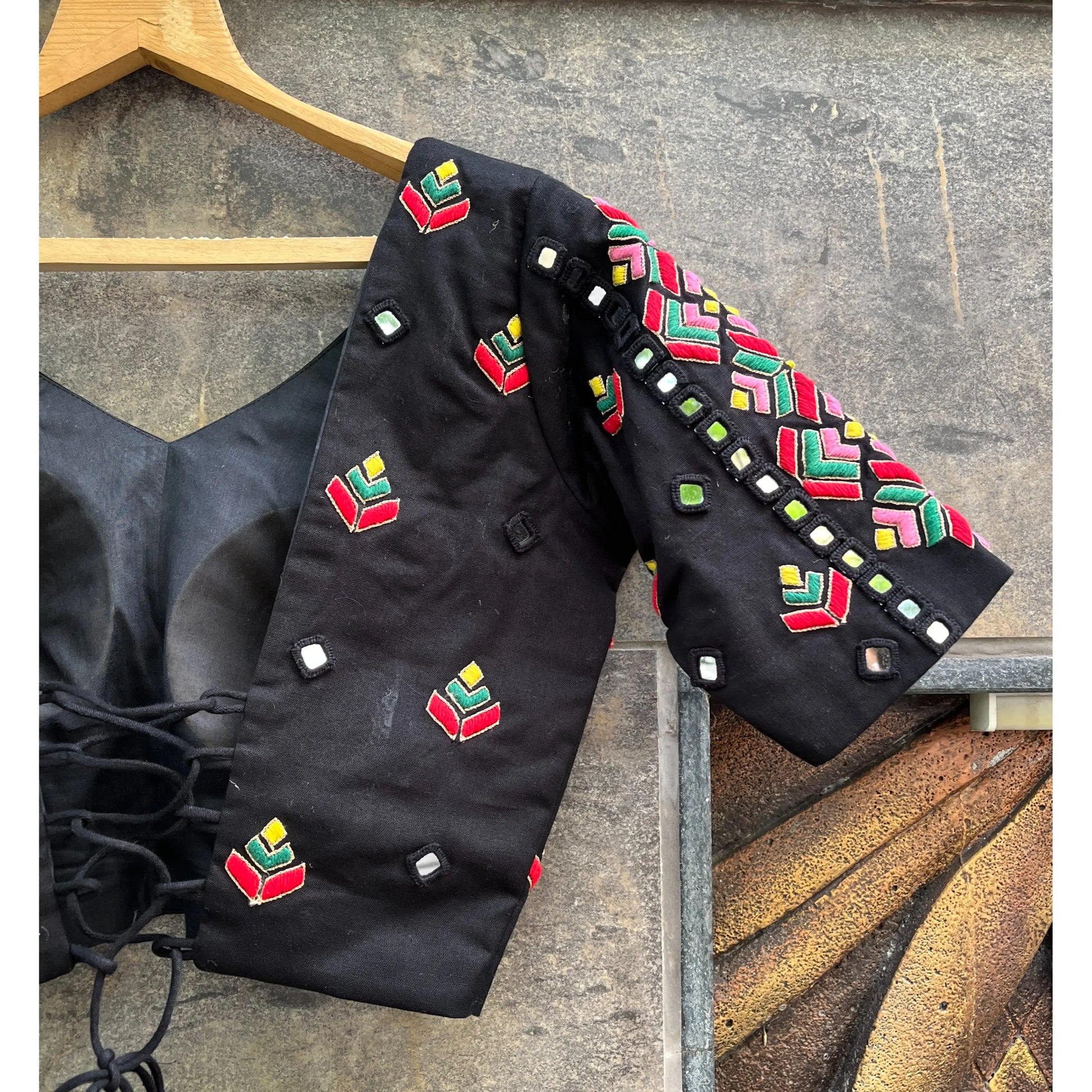 BLACK THREADWORK BLOUSE HANDMADEAHOLIC BY MISHKA