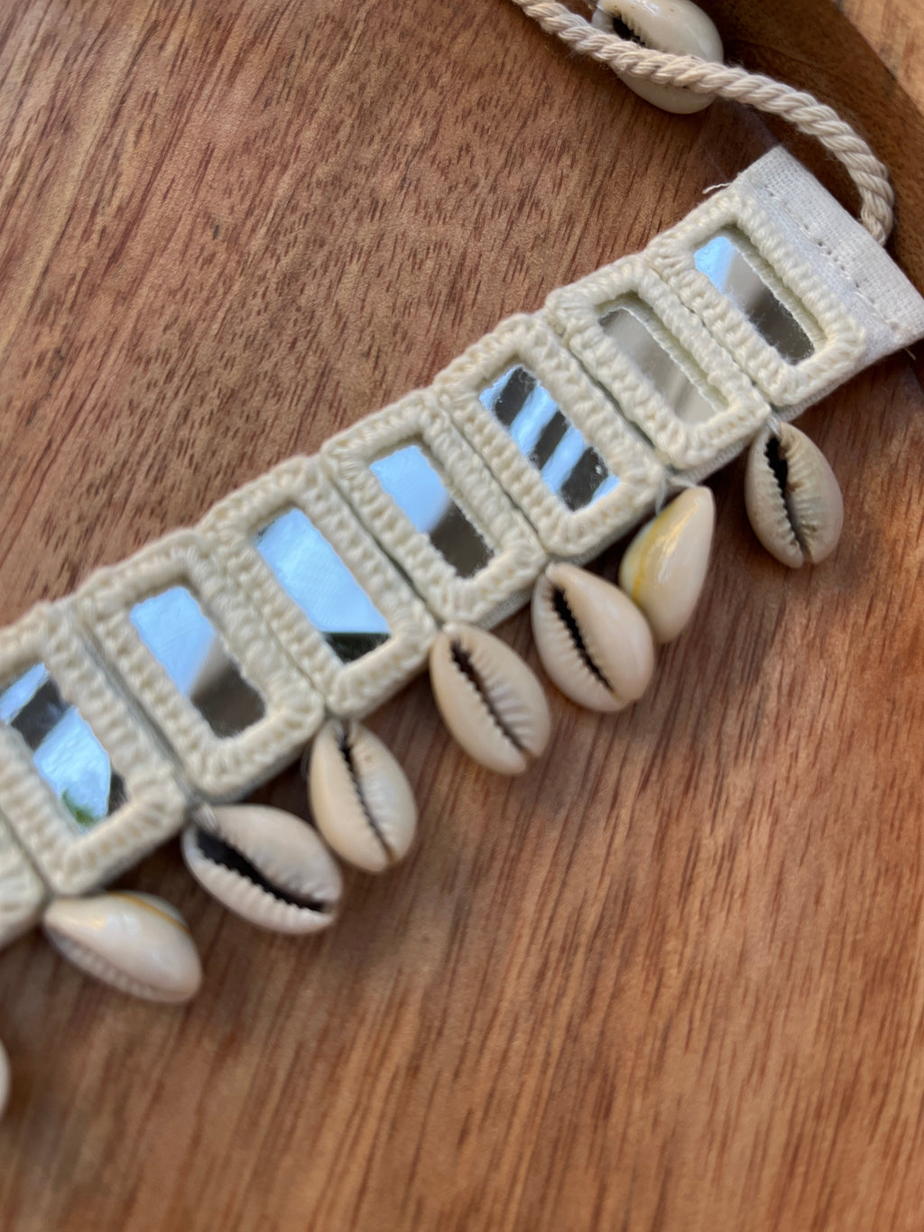 WHITE MIRROR NECKLACE HANDMADEAHOLIC BY MISHKA