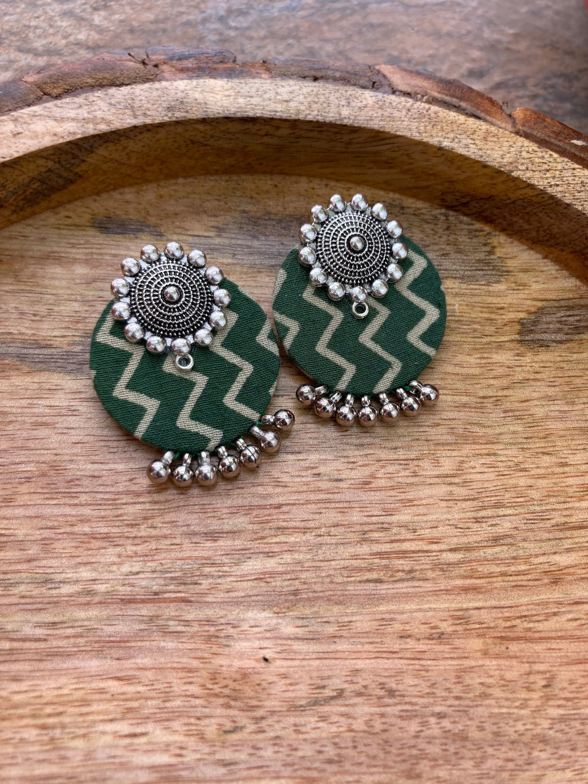 GREEN STUD HANDMADEAHOLIC BY MISHKA