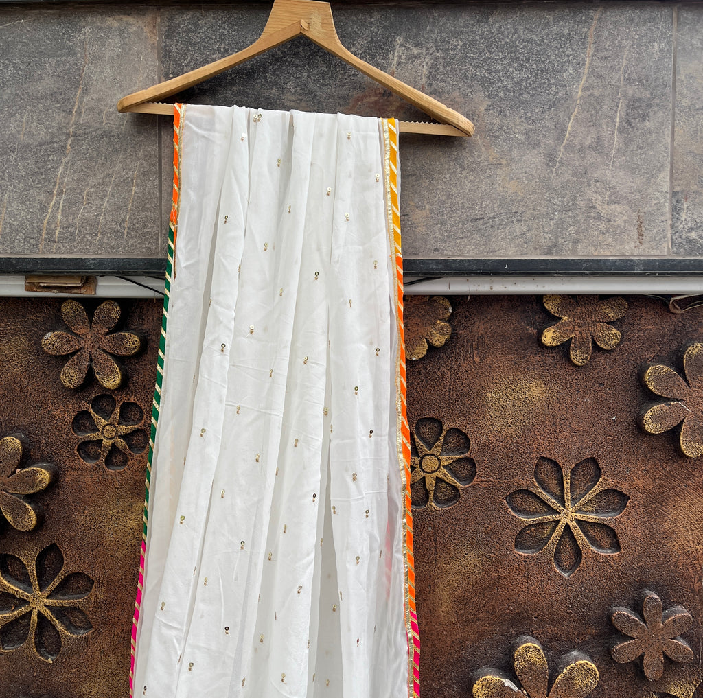 WHITE VINTAGE DUPATTA - handmadeaholicmishka