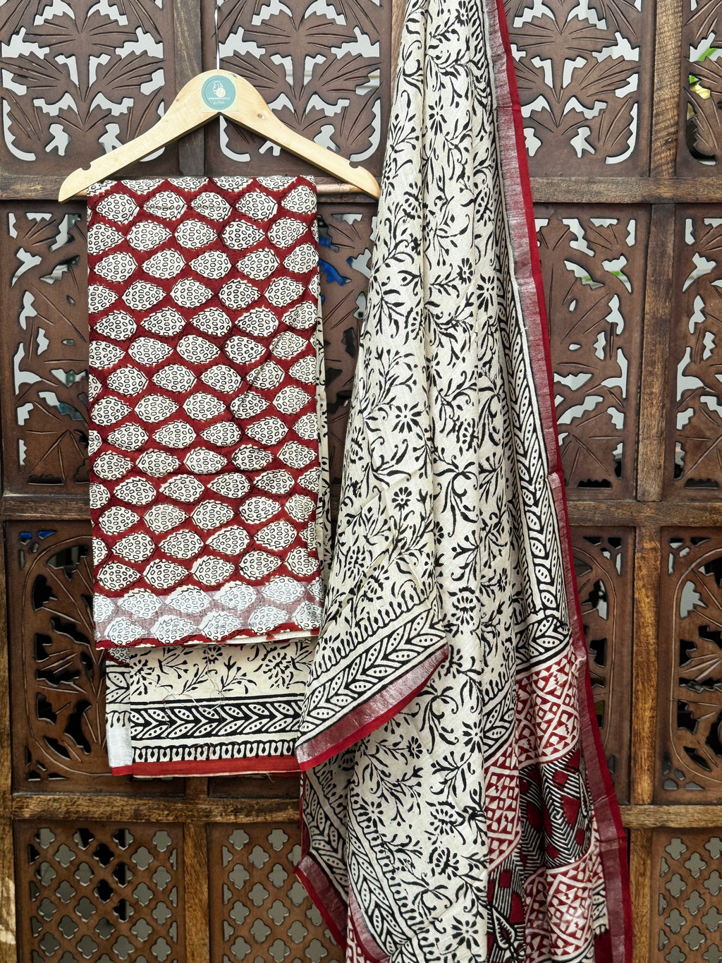 LINEN HANDBLOCK SUIT