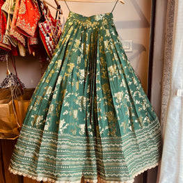 GREEN BANARASI PANNEL SKIRT HANDMADEAHOLIC BY MISHKA