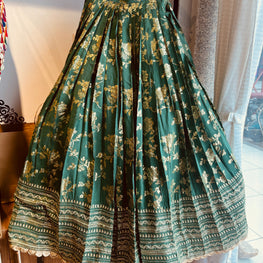 GREEN BANARASI PANNEL SKIRT HANDMADEAHOLIC BY MISHKA