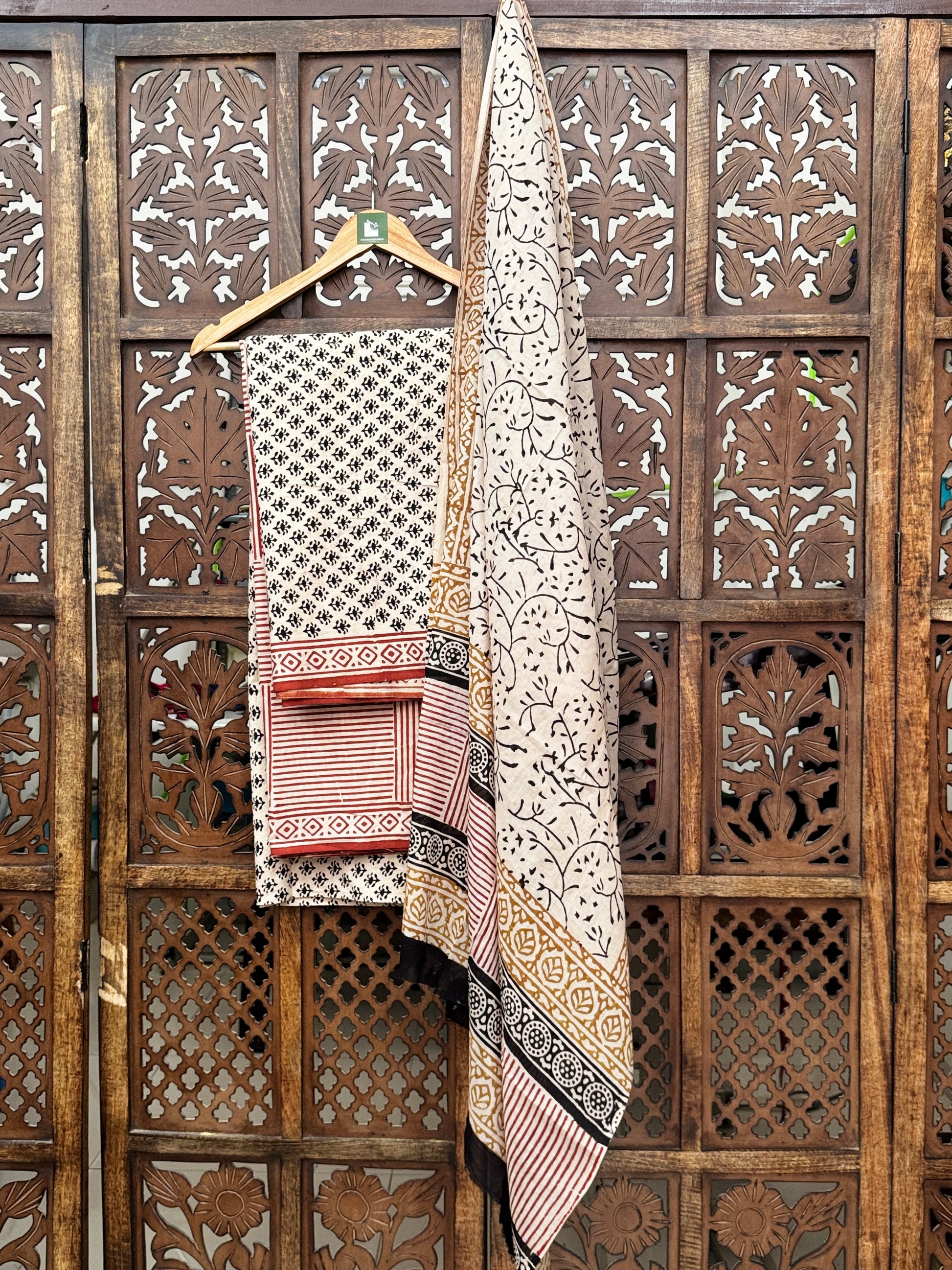 HANDBLOCK COTTON UNSTITCHED SUIT WITH COTTON DUPATTA