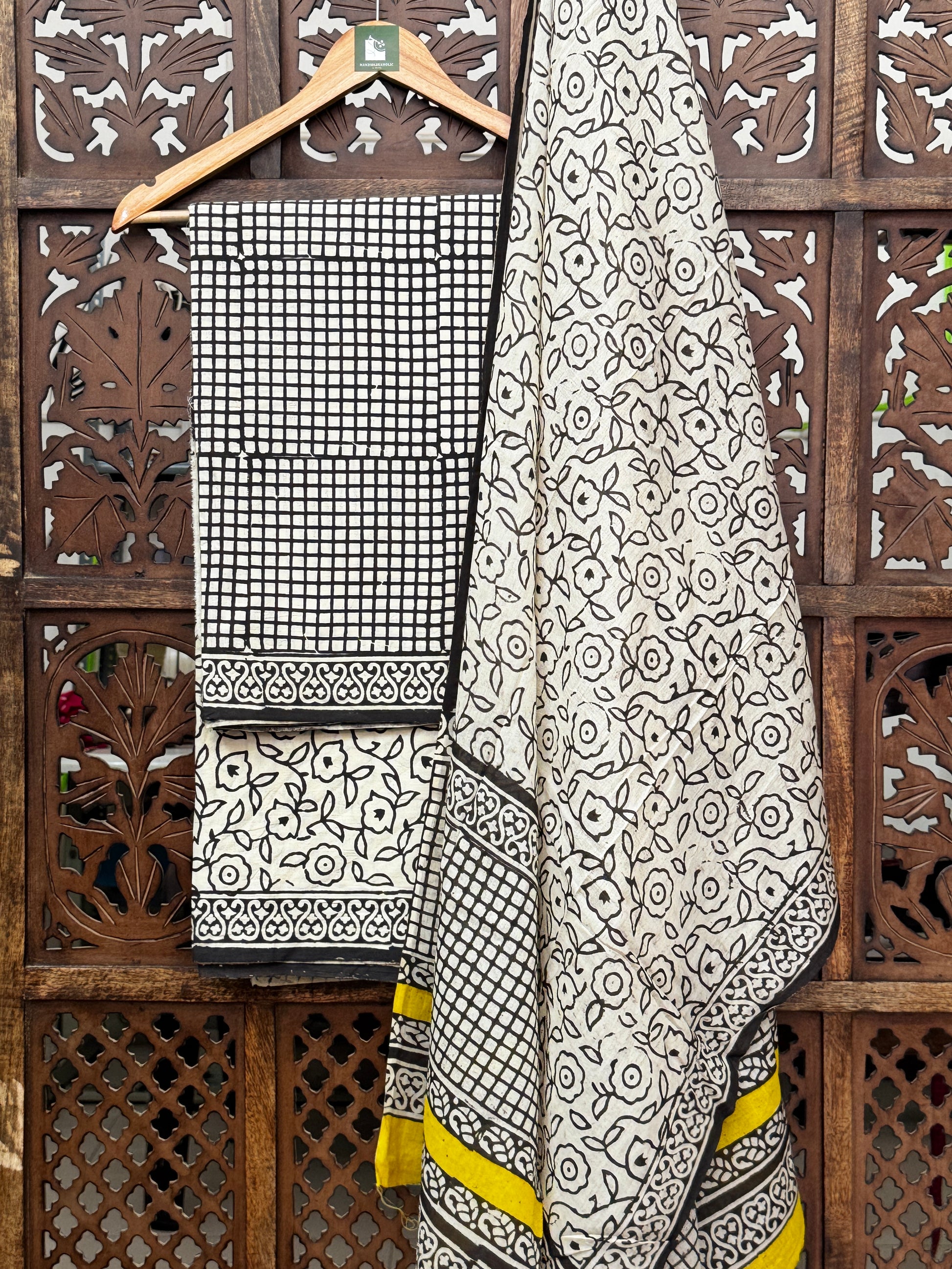 HANDBLOCK COTTON UNSTITCHED SUIT WITH COTTON DUPATTA