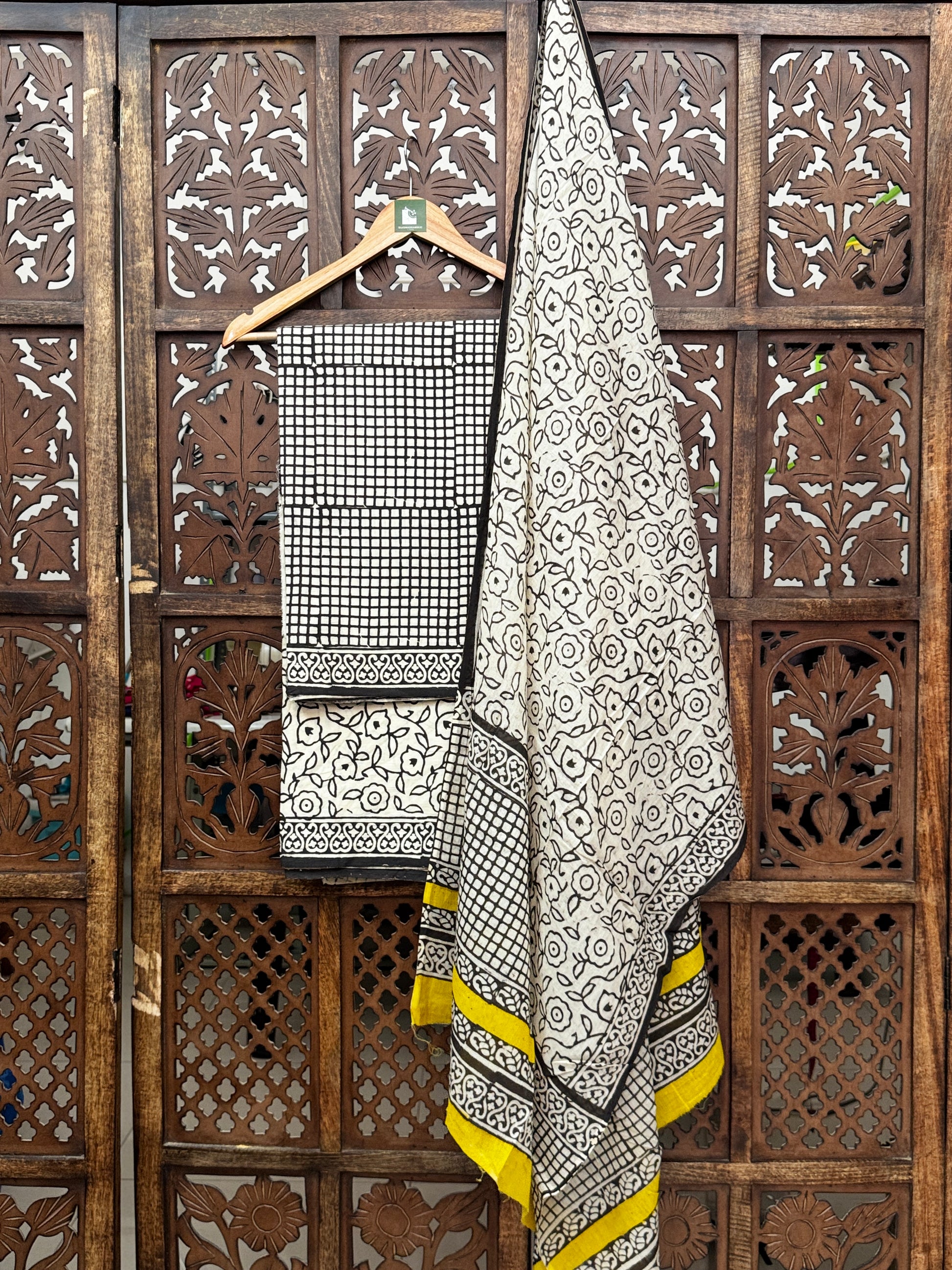 HANDBLOCK COTTON UNSTITCHED SUIT WITH COTTON DUPATTA