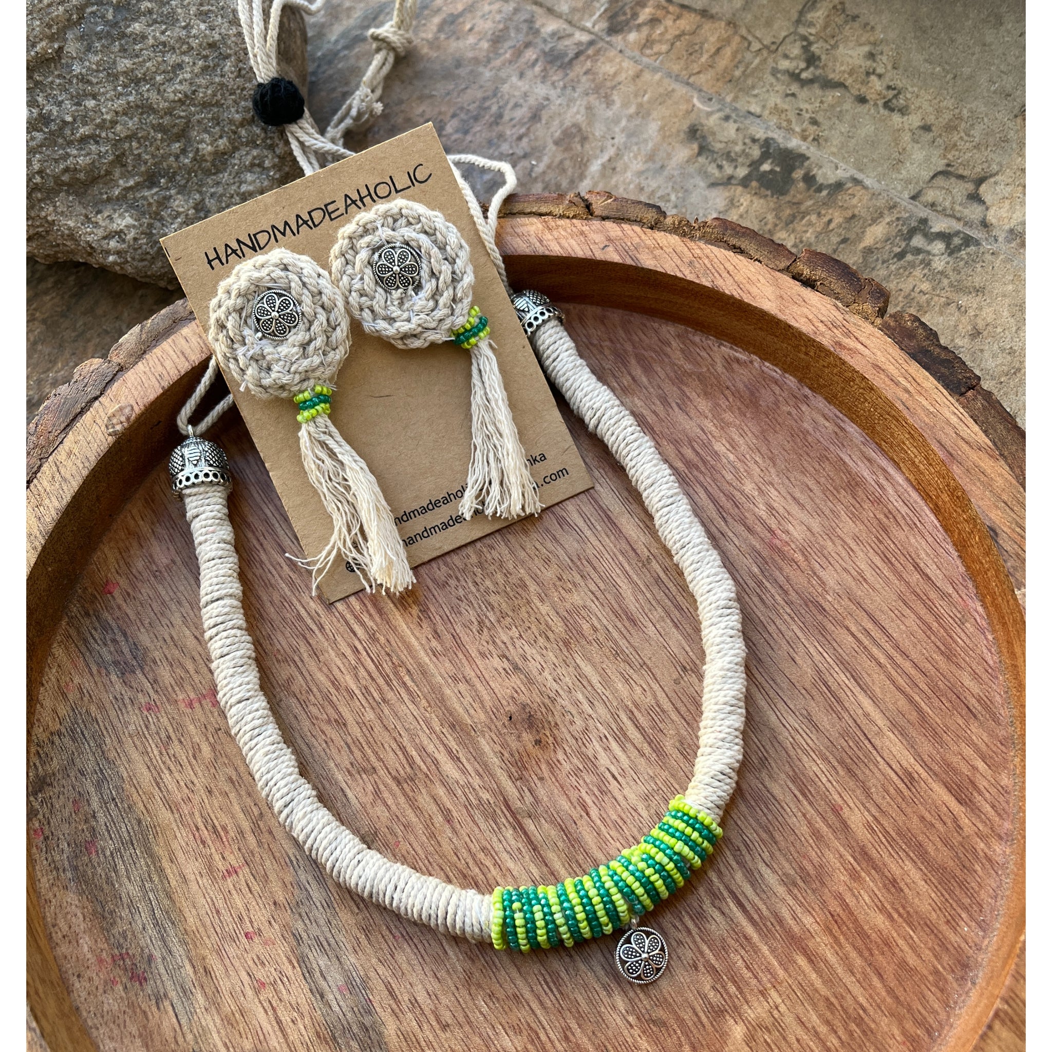 KATHI GREEN NECKLACE HANDMADEAHOLIC BY MISHKA