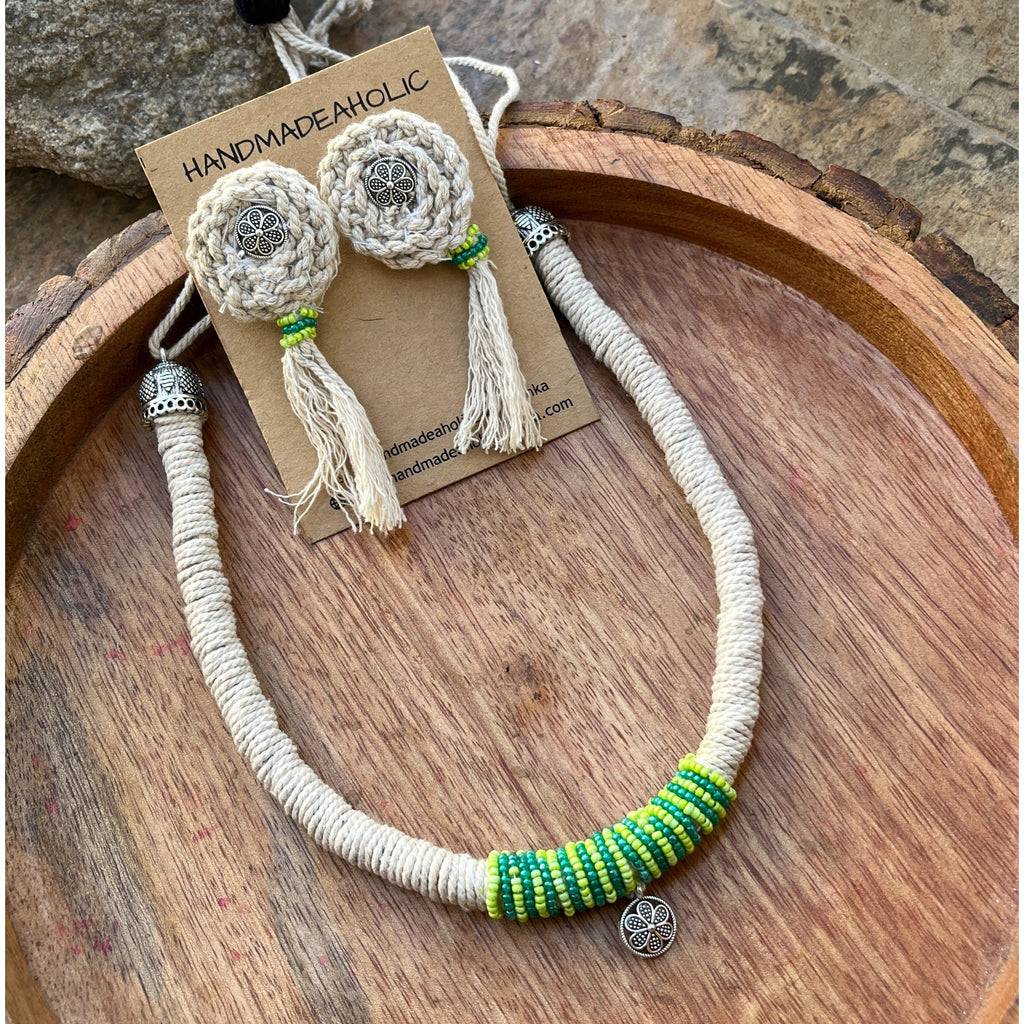 KATHI GREEN NECKLACE HANDMADEAHOLIC BY MISHKA