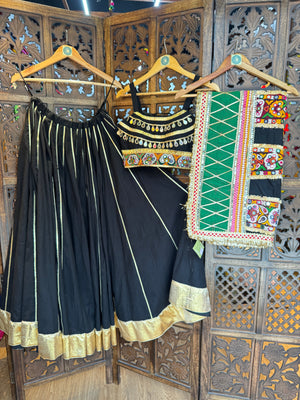 BLACK SKIRT WITH BLACK BLOUSE CHANIYA CHOLI RAAS'25 HANDMADEAHOLIC BY MISHKA