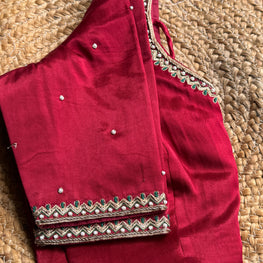 MARRON HANDWORK  ROUND V-NECK BLOUSE