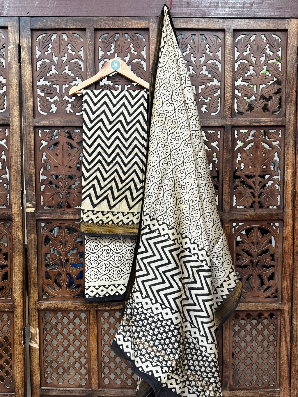 Monochrome Muse: Maheshwari Silk Handblock Suit Set with Chevron & Floral Accents HANDMADEAHOLIC BY MISHKA