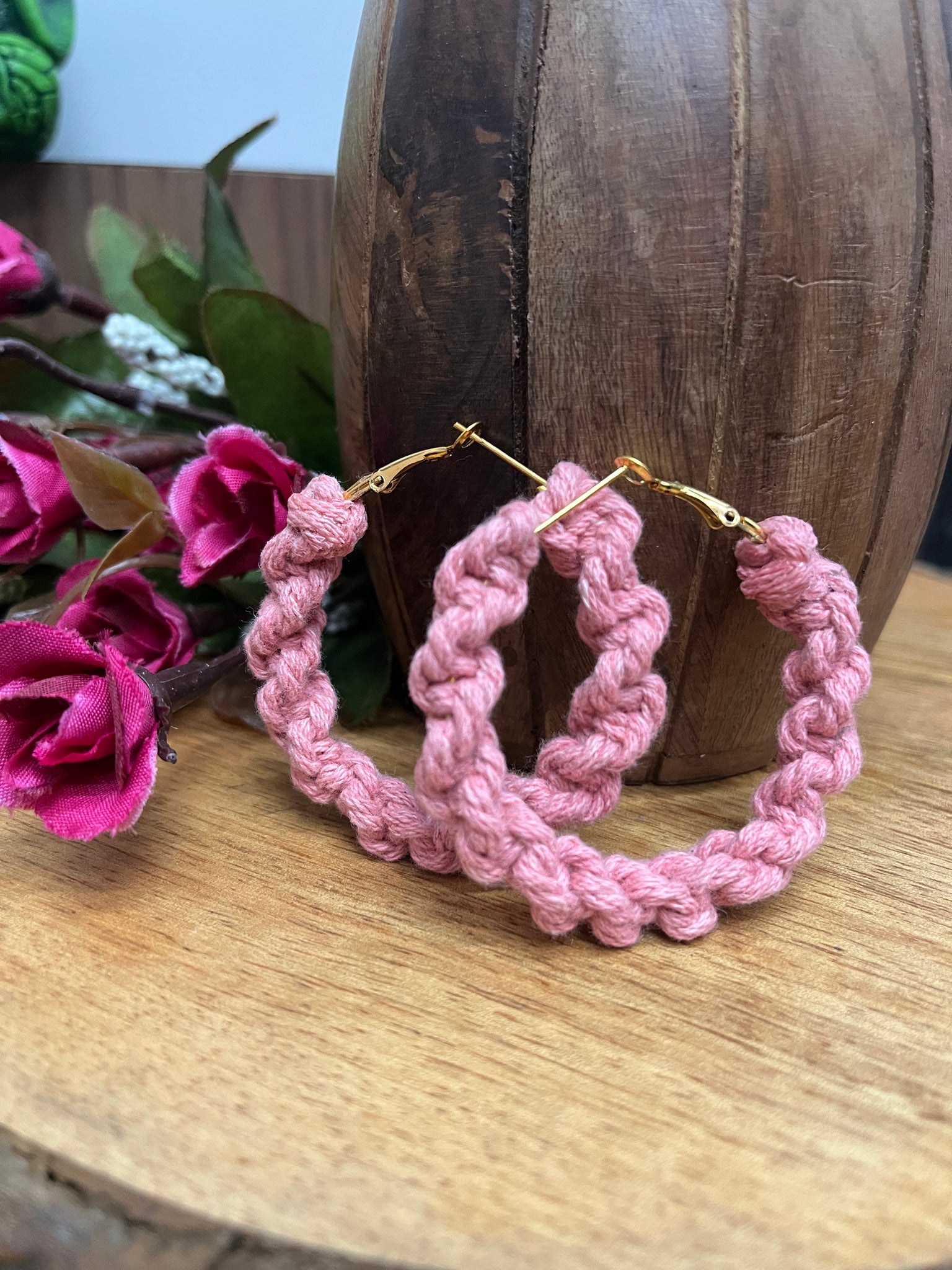 LIGHT PINK TWIST MACRAME HOOP EARRING HANDMADEAHOLIC BY MISHKA