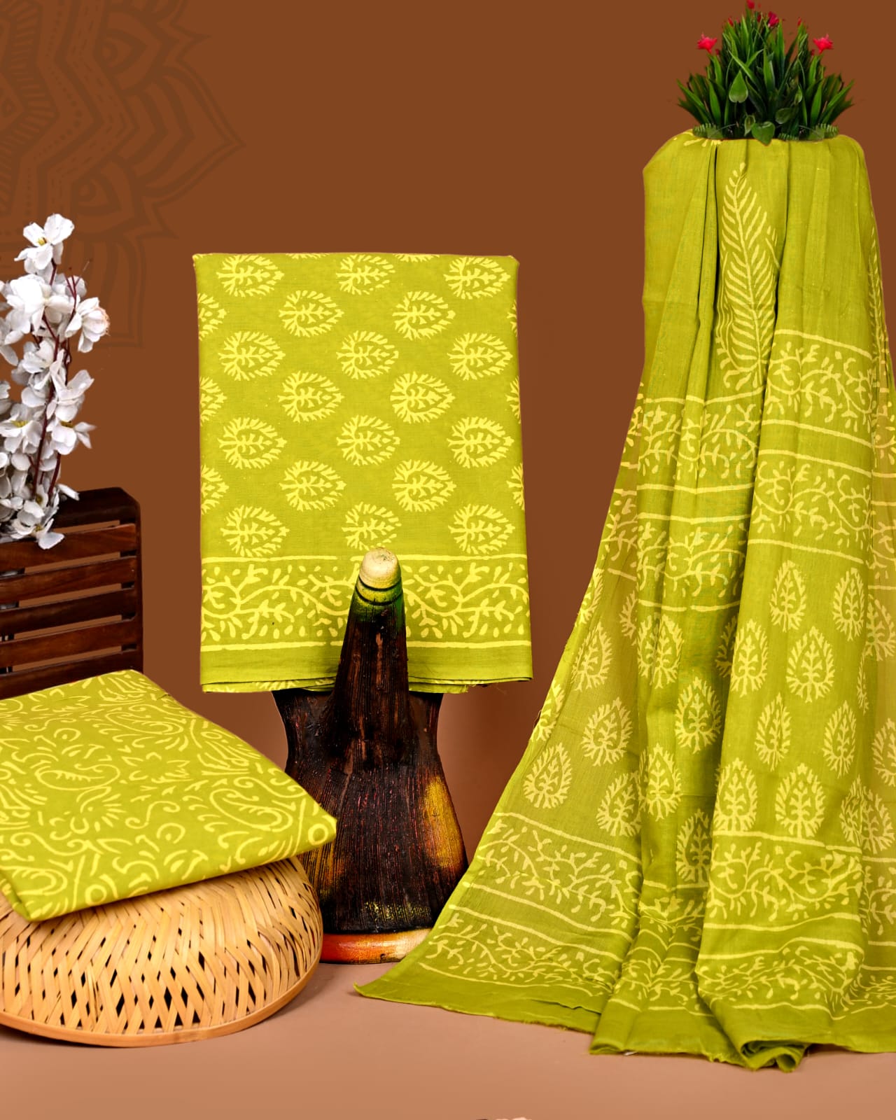 HANDBLOCK COTTON UNSTITCHED SUIT WITH COTTON DUPATTA